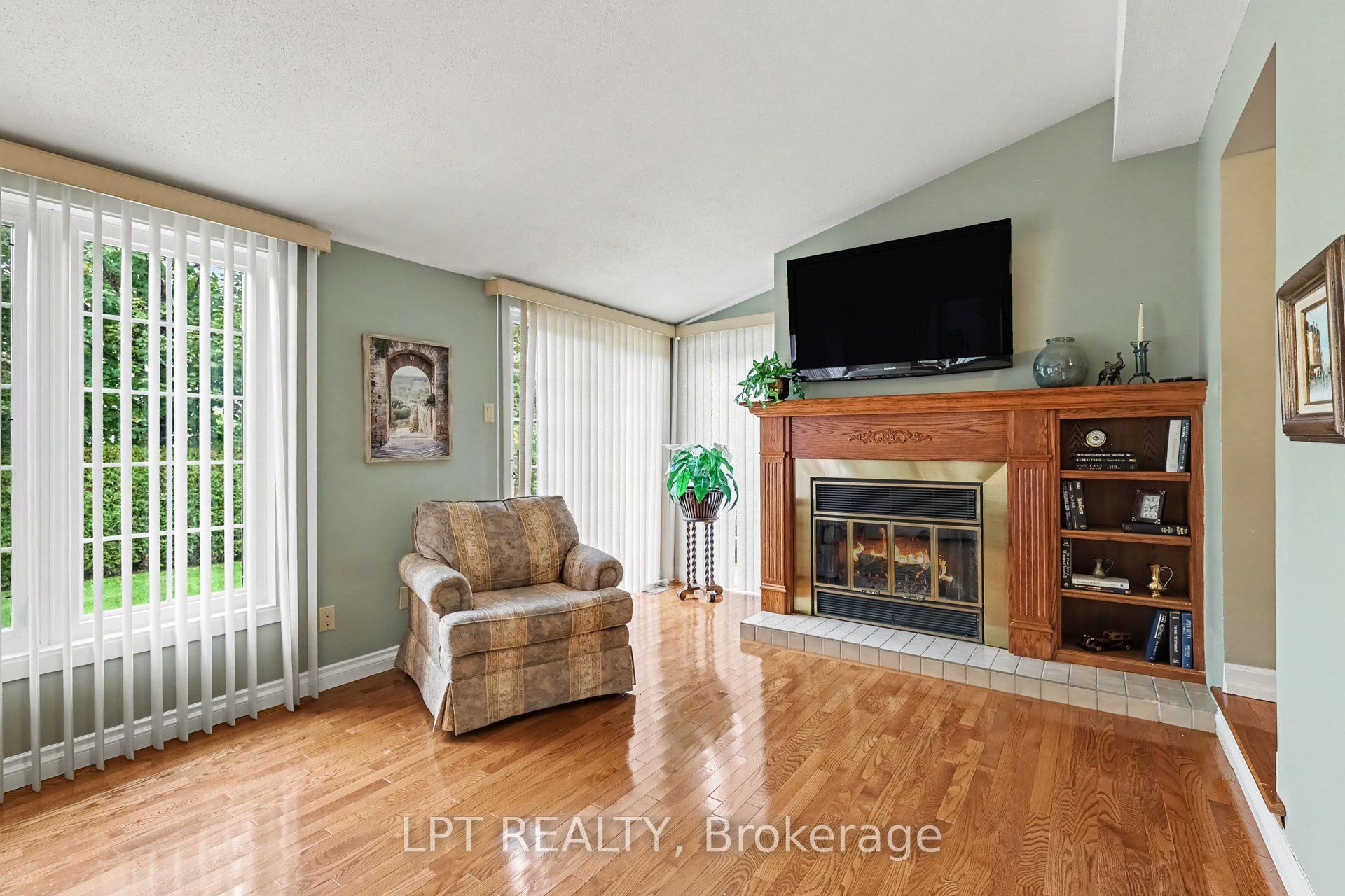28 Meadow Glade Gardens Property Photo 19
