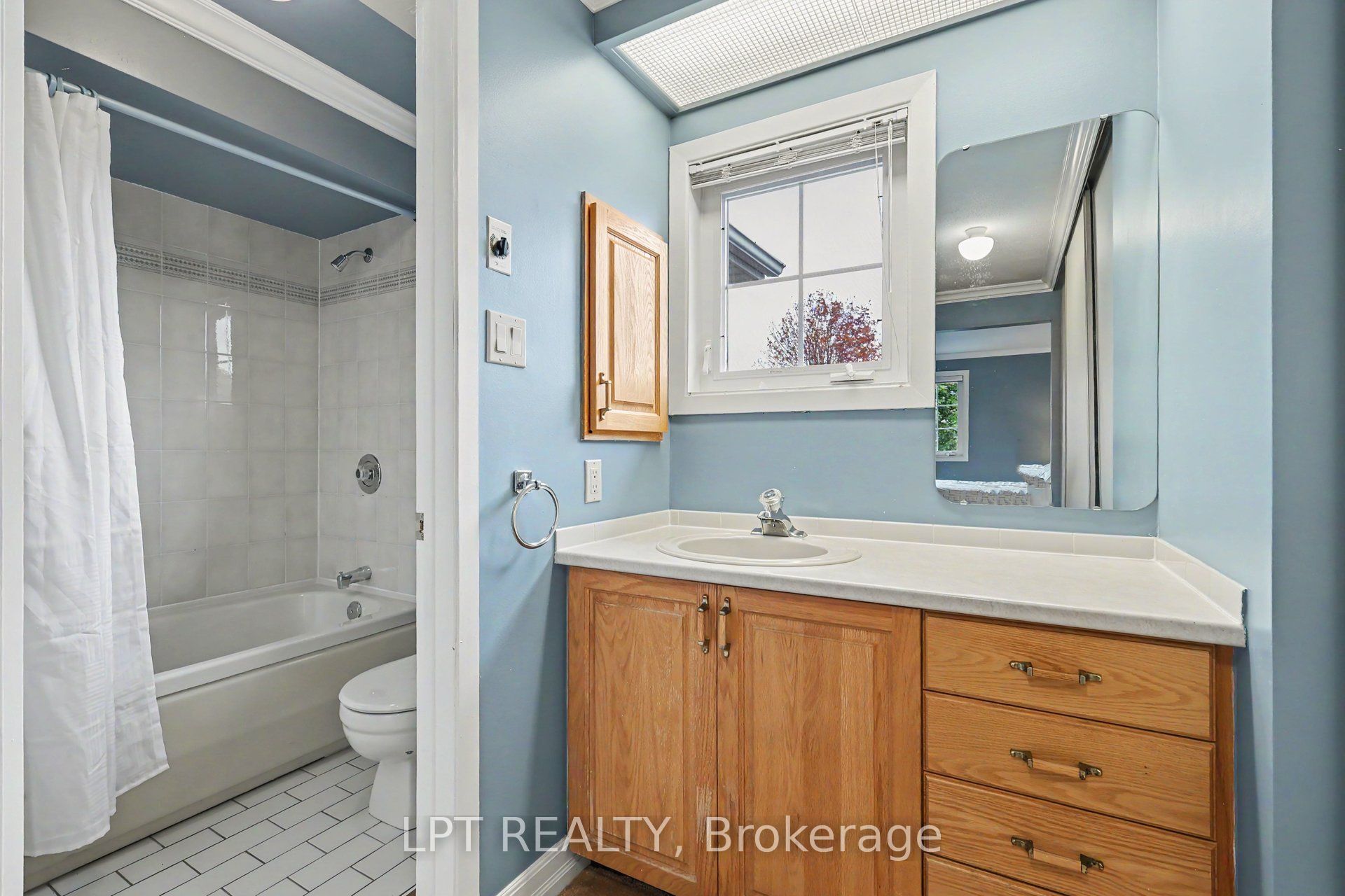 28 Meadow Glade Gardens Property Photo 31