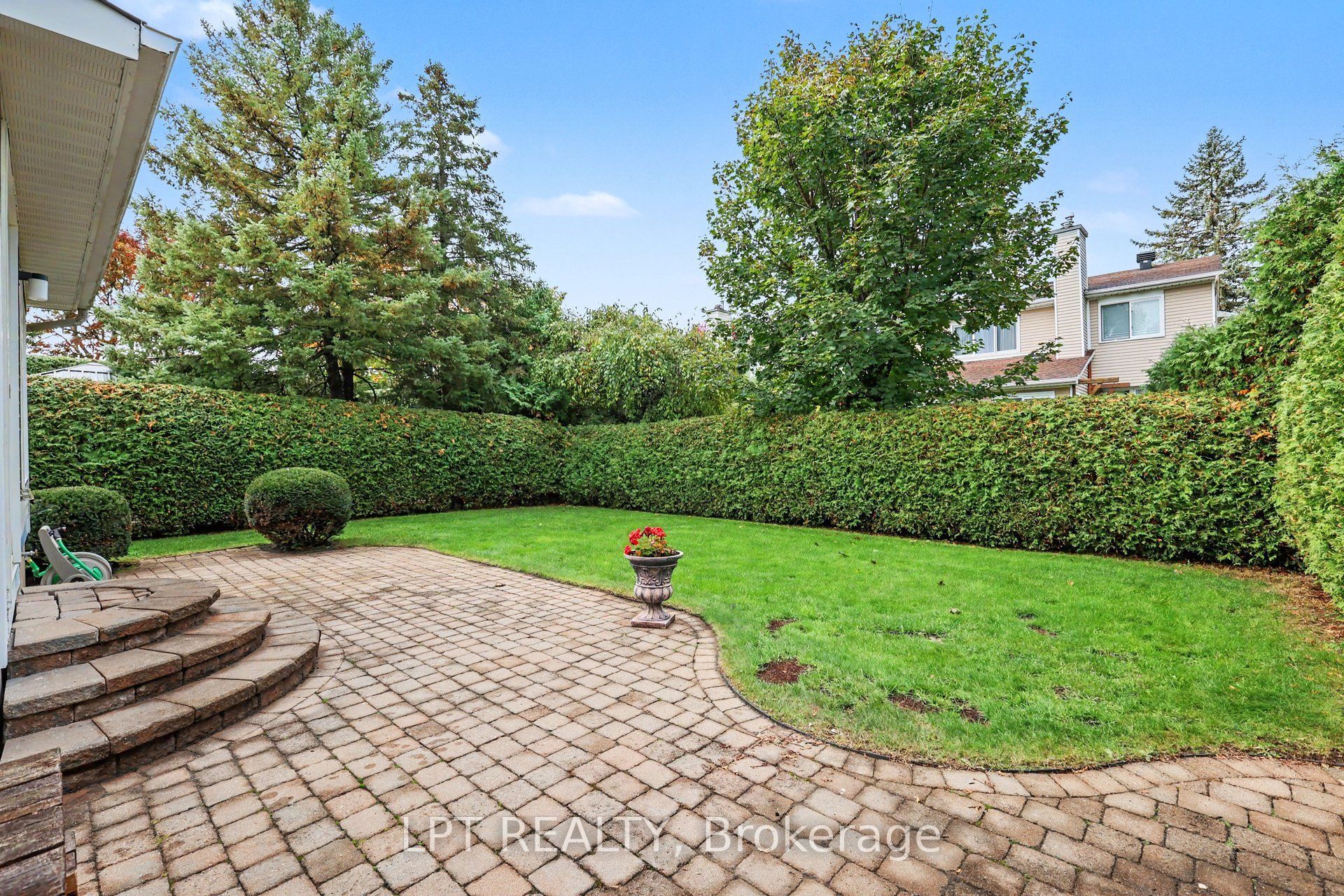 28 Meadow Glade Gardens Property Photo 33