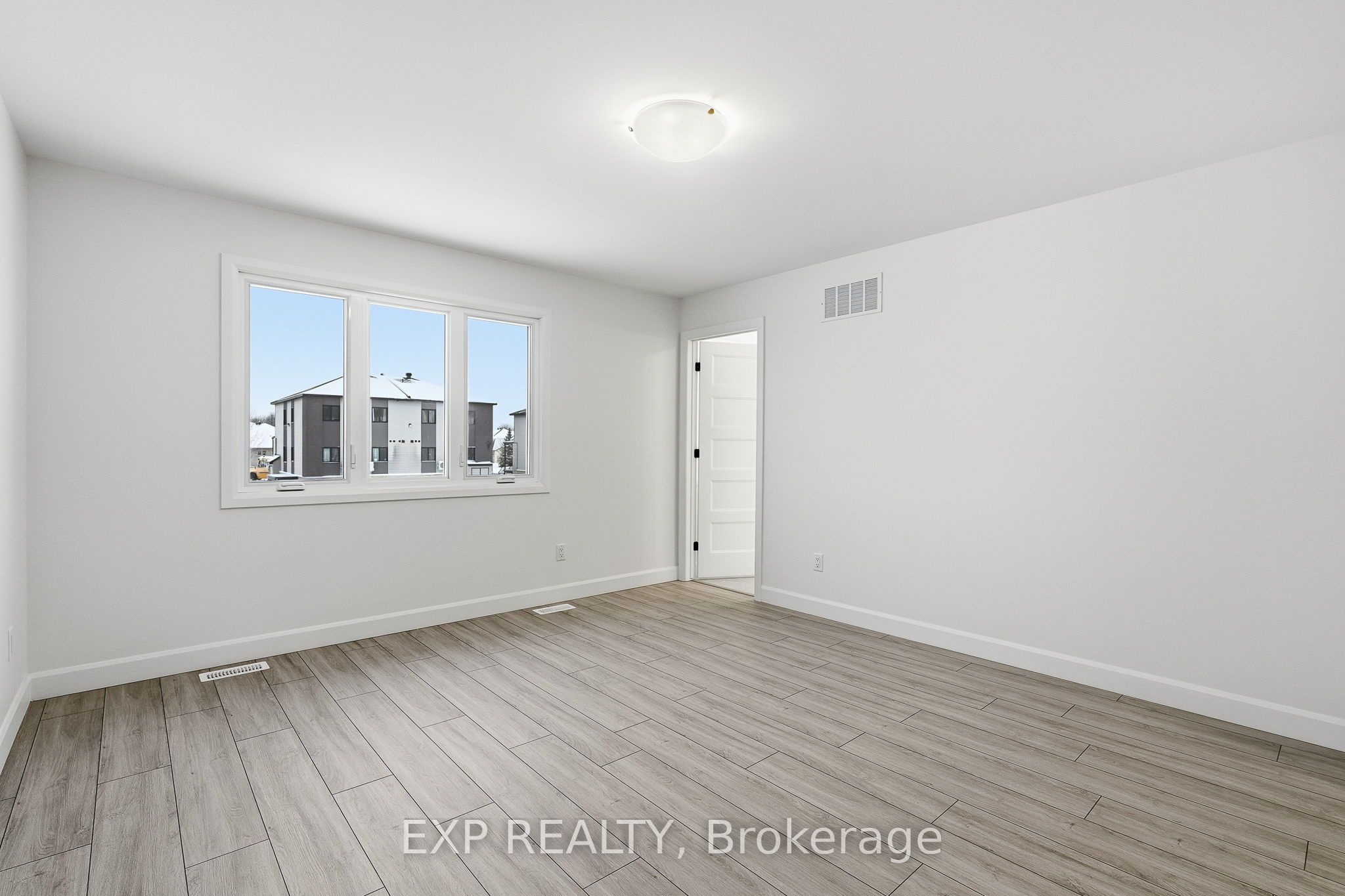 144 Elizabeth Street Property Photo 14