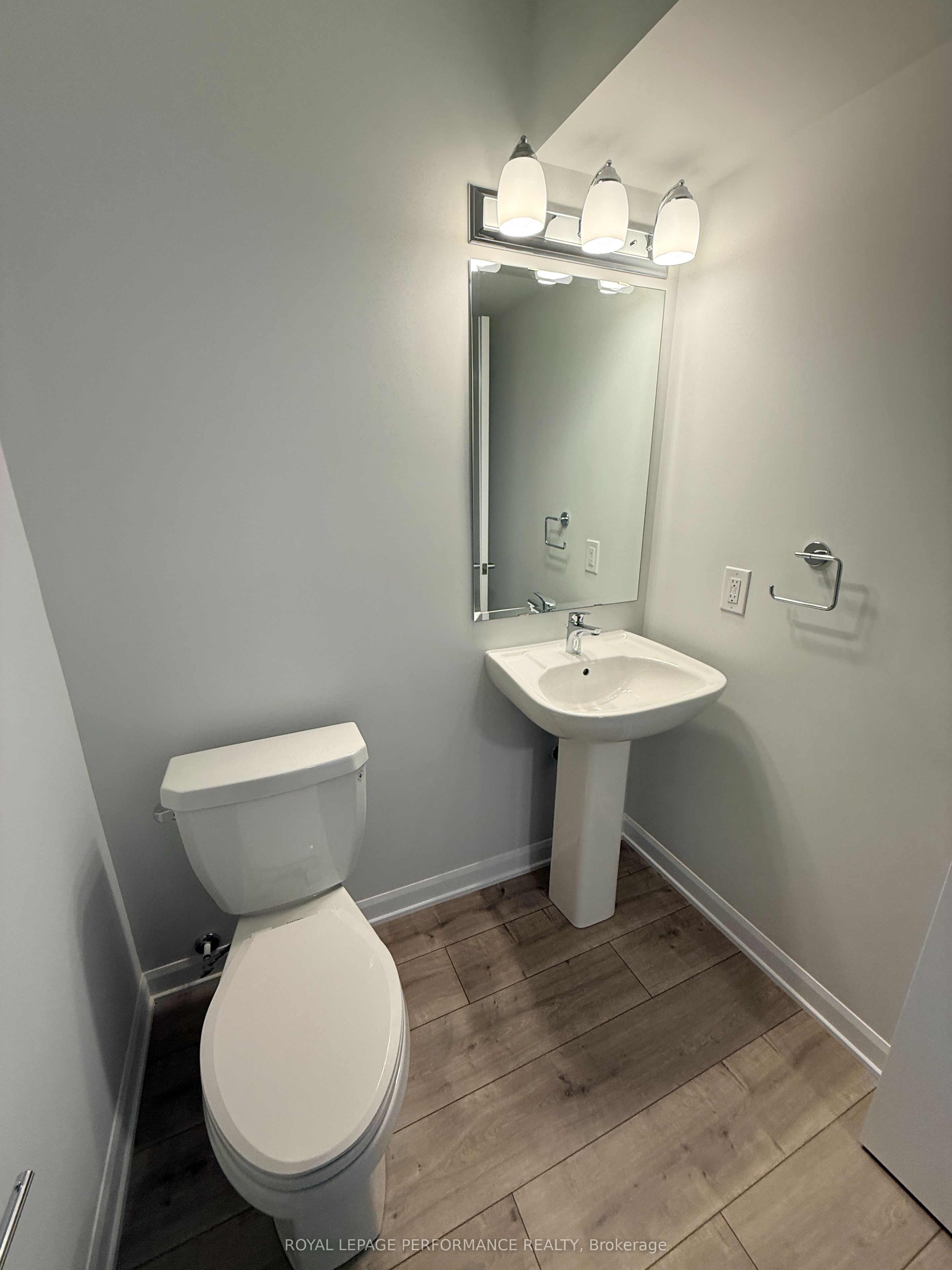 1001 Glenroy Gilbert Drive 9 Property Photo 13