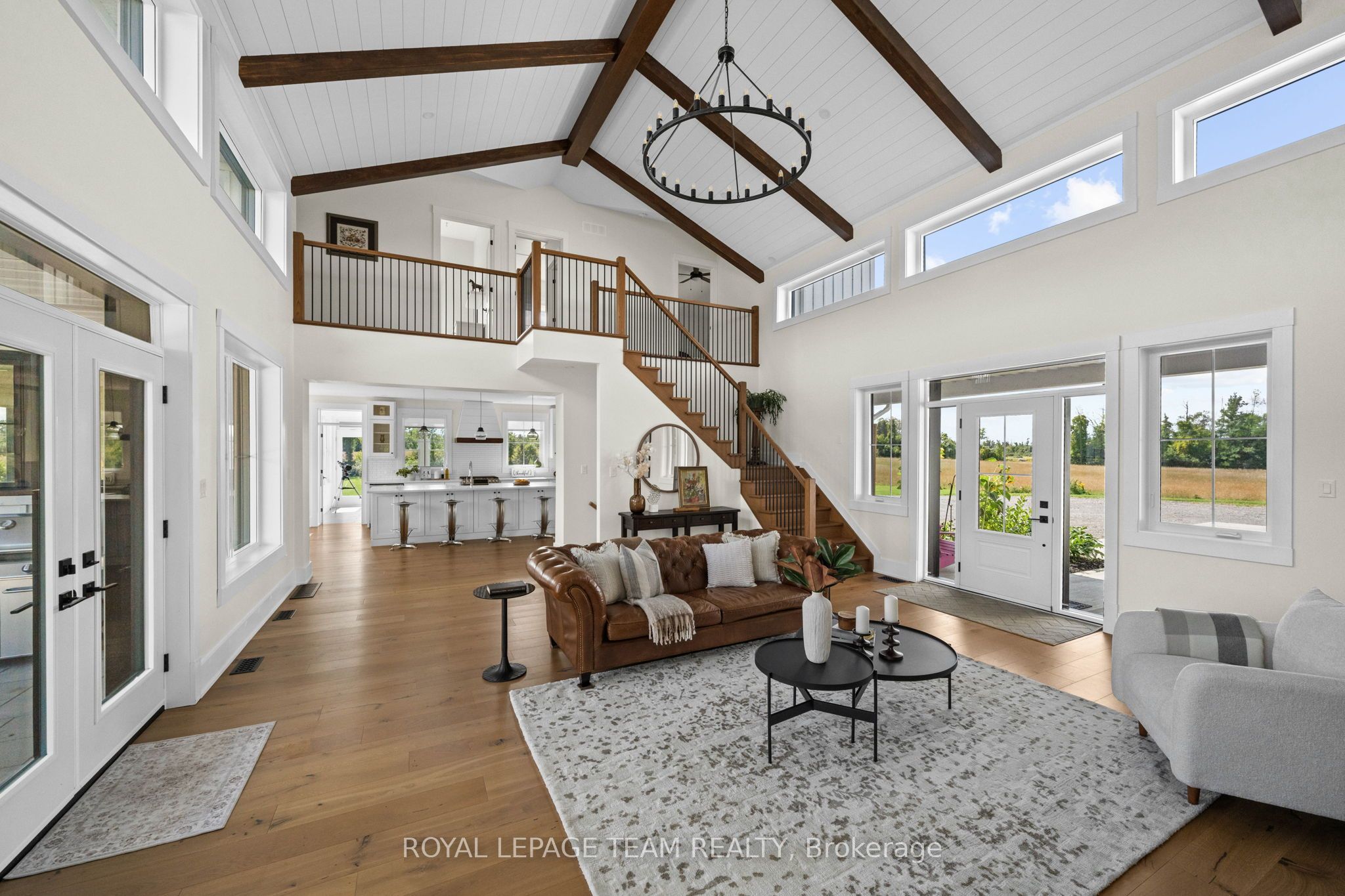 7385 Bank Street Property Photo 6