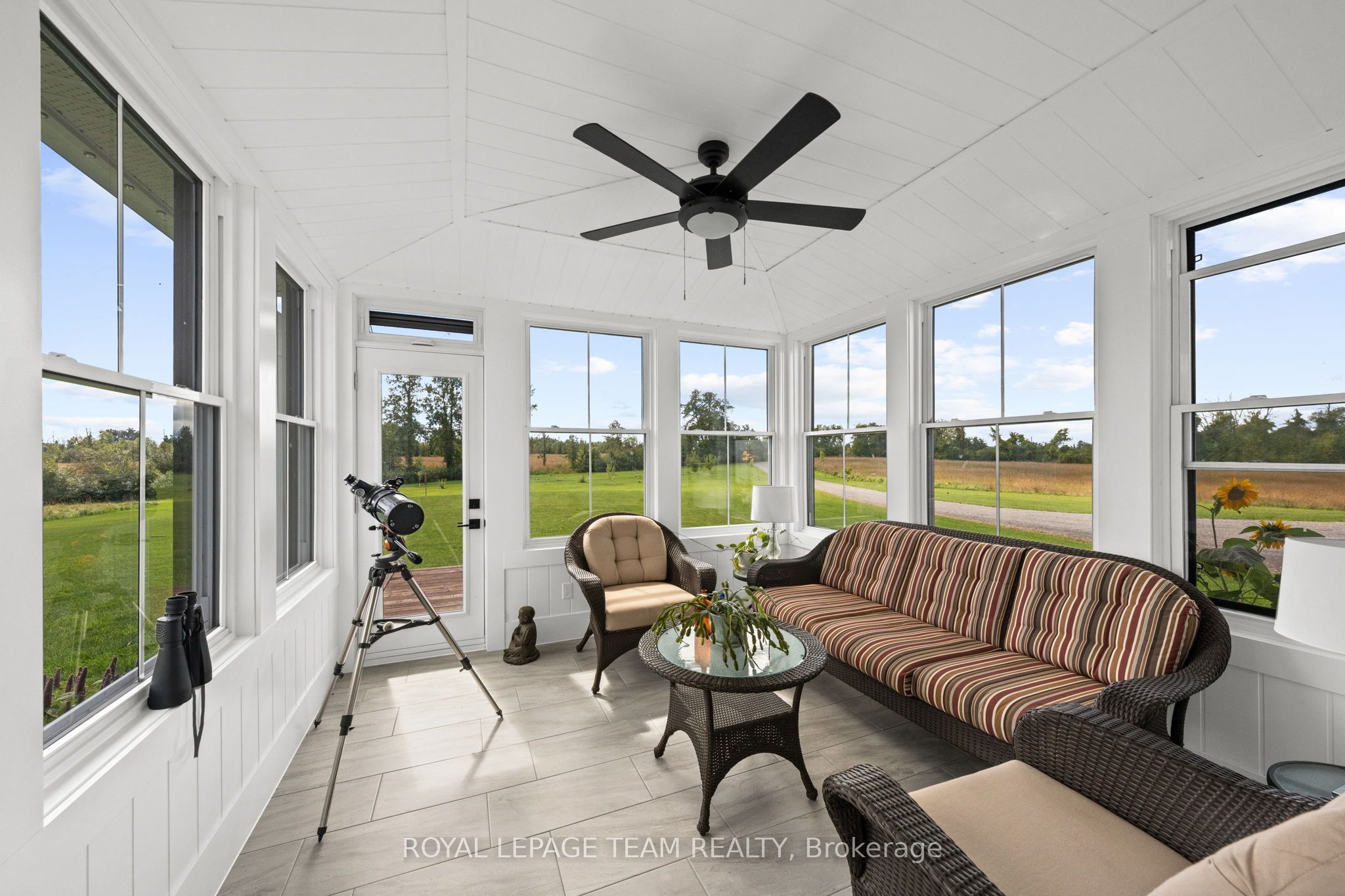 7385 Bank Street Property Photo 11