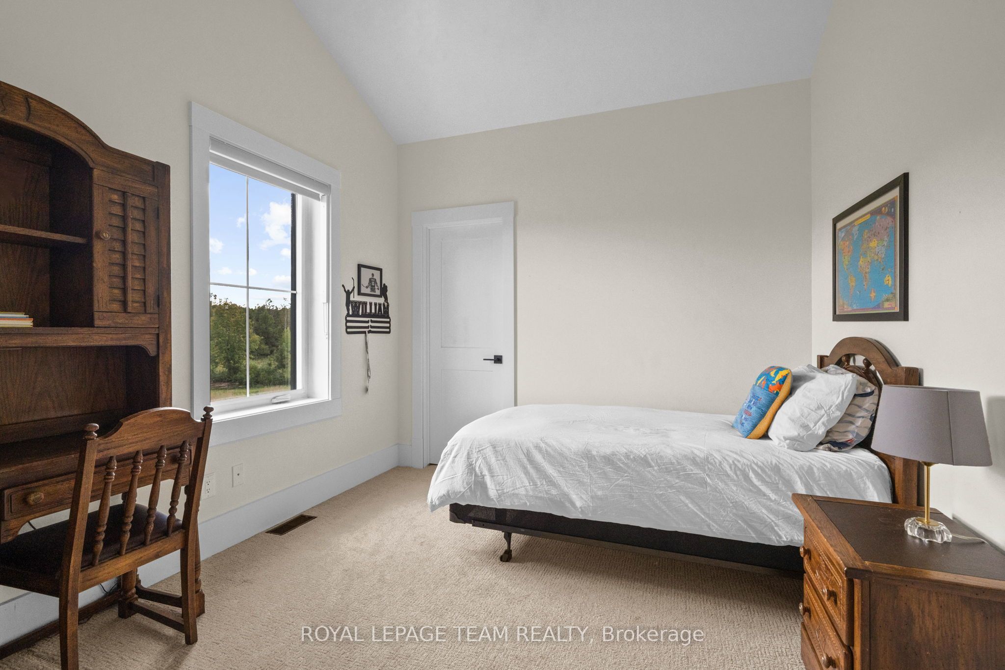 7385 Bank Street Property Photo 23