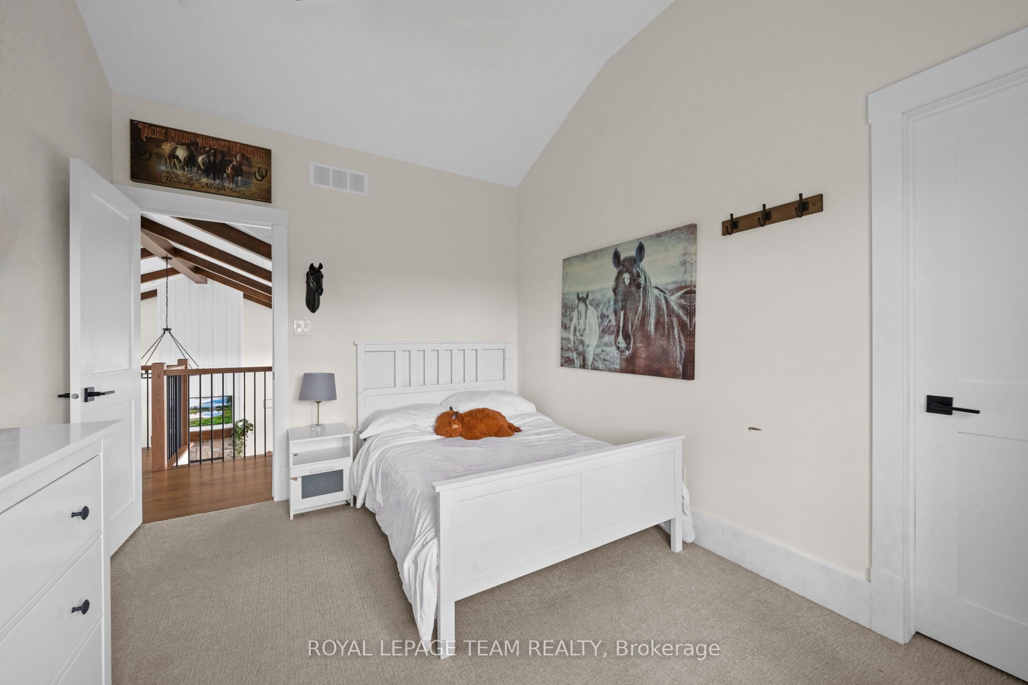 7385 Bank Street Property Photo 24