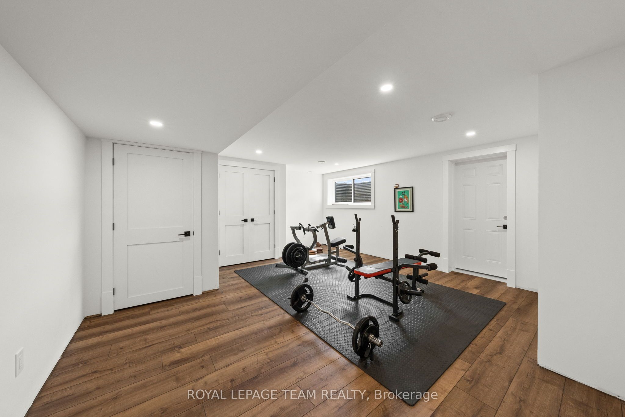 7385 Bank Street Property Photo 35