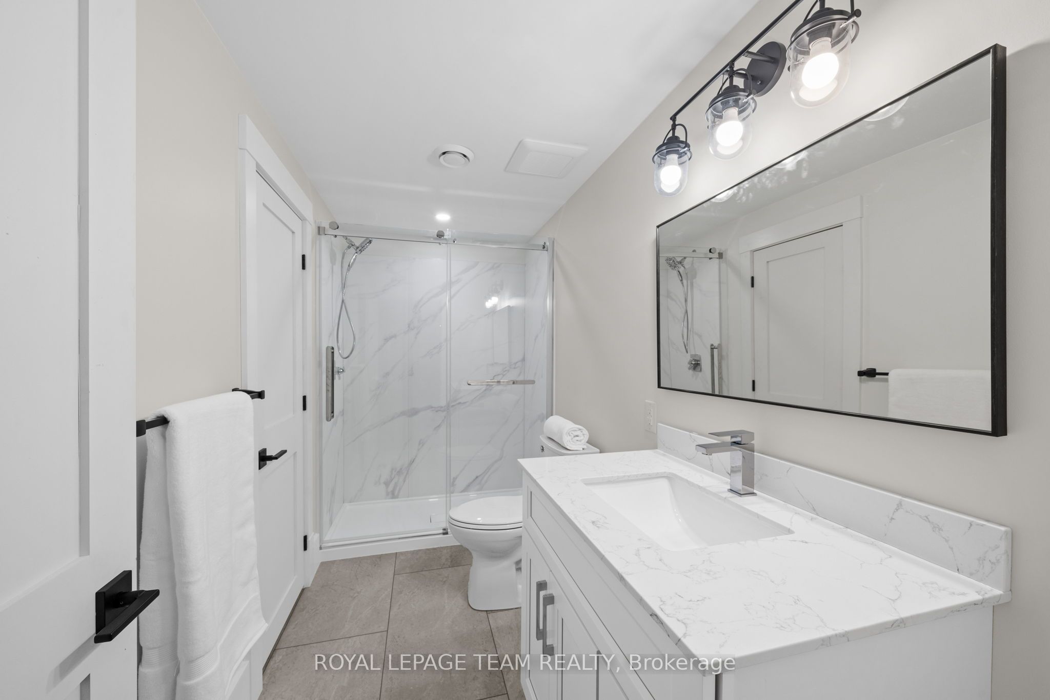7385 Bank Street Property Photo 36