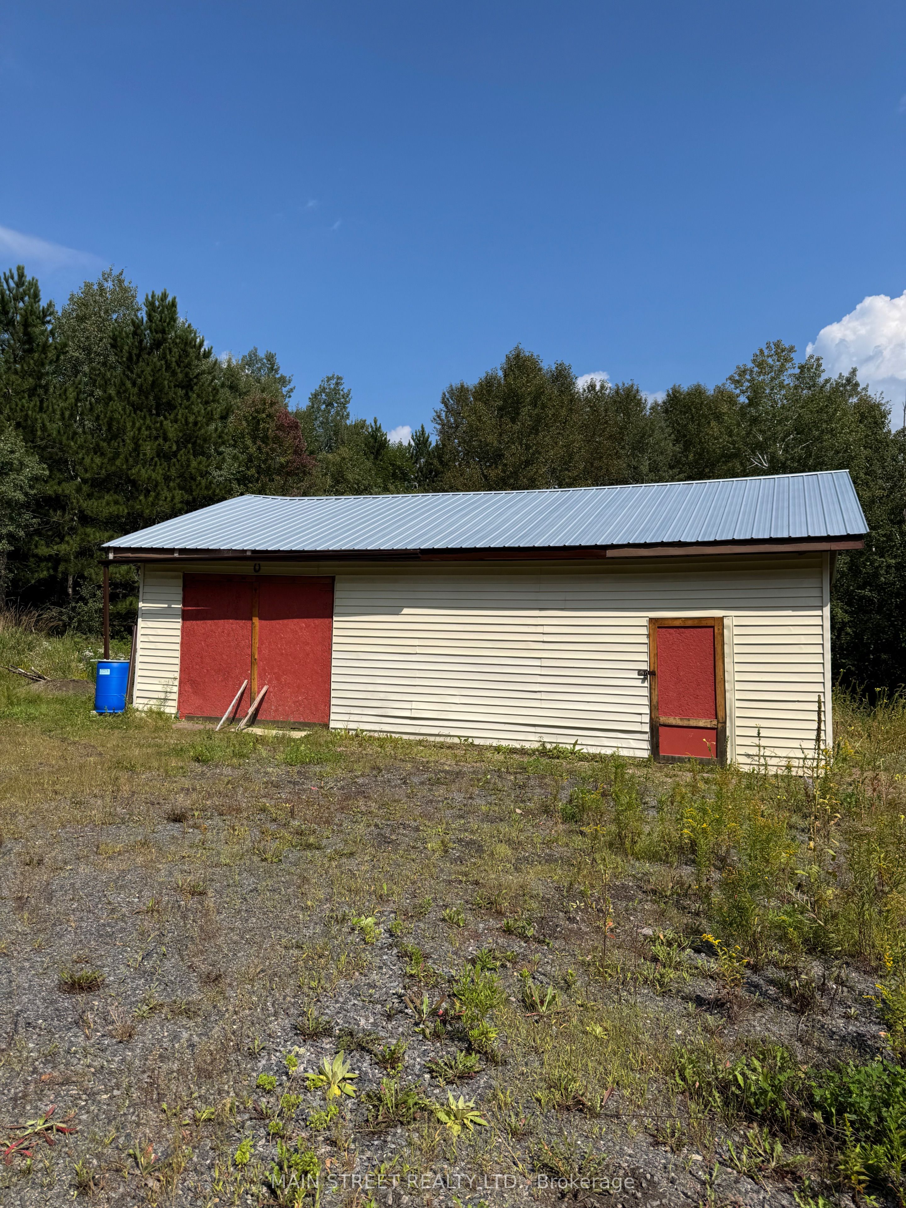 2591 Papineau Road Property Photo 7