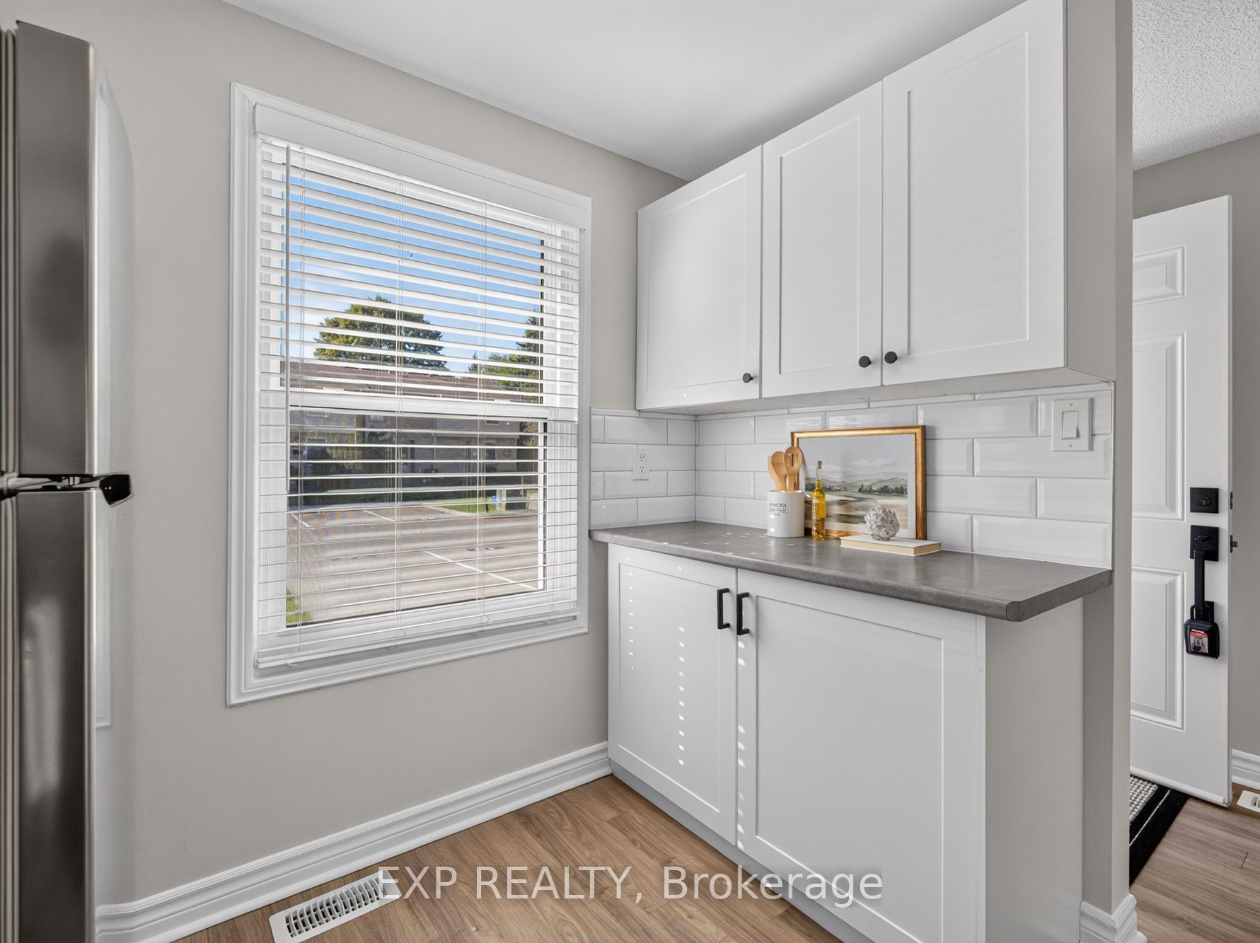 242 Lakeport Road 20 Property Photo 6