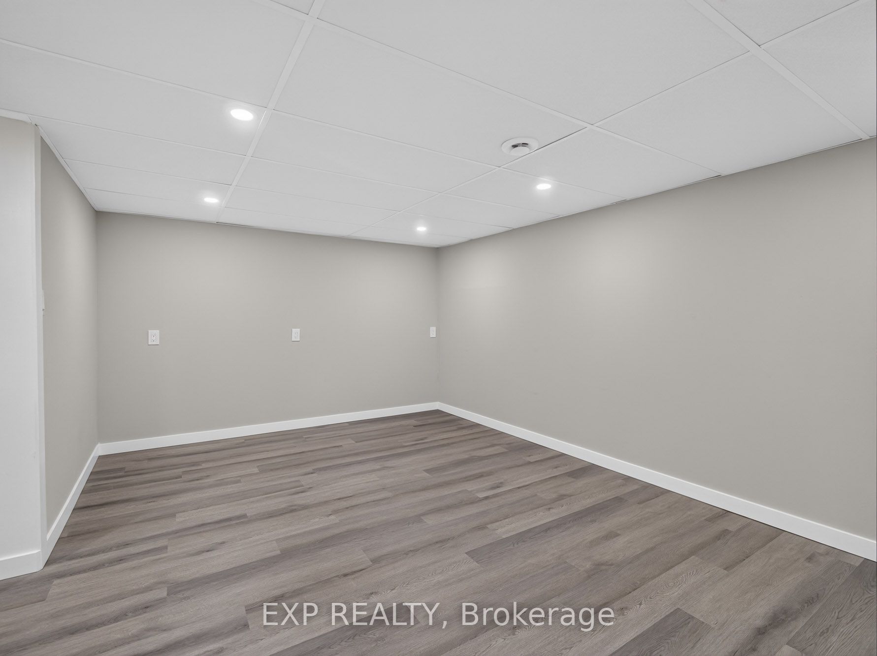 242 Lakeport Road 20 Property Photo 25
