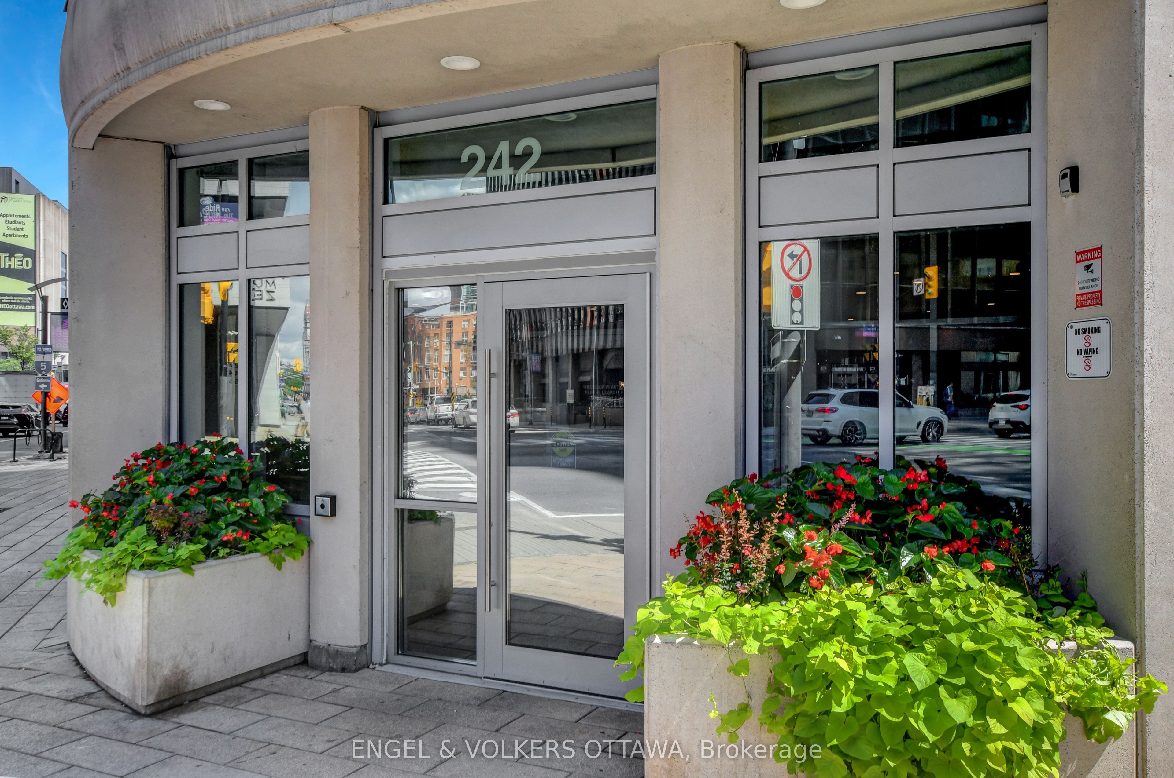 242 Rideau Street 1305 Property Photo 3
