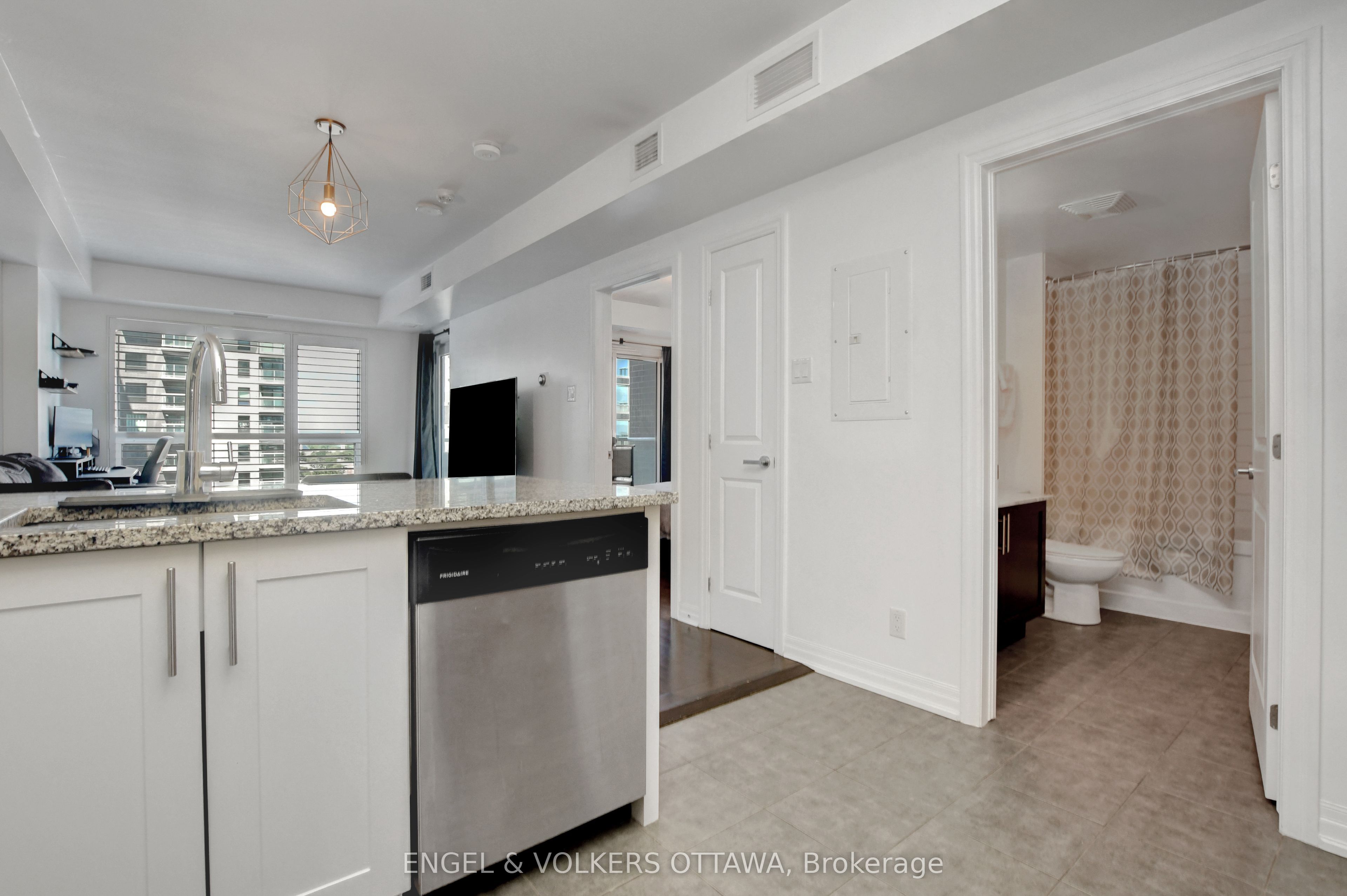 242 Rideau Street 1305 Property Photo 7