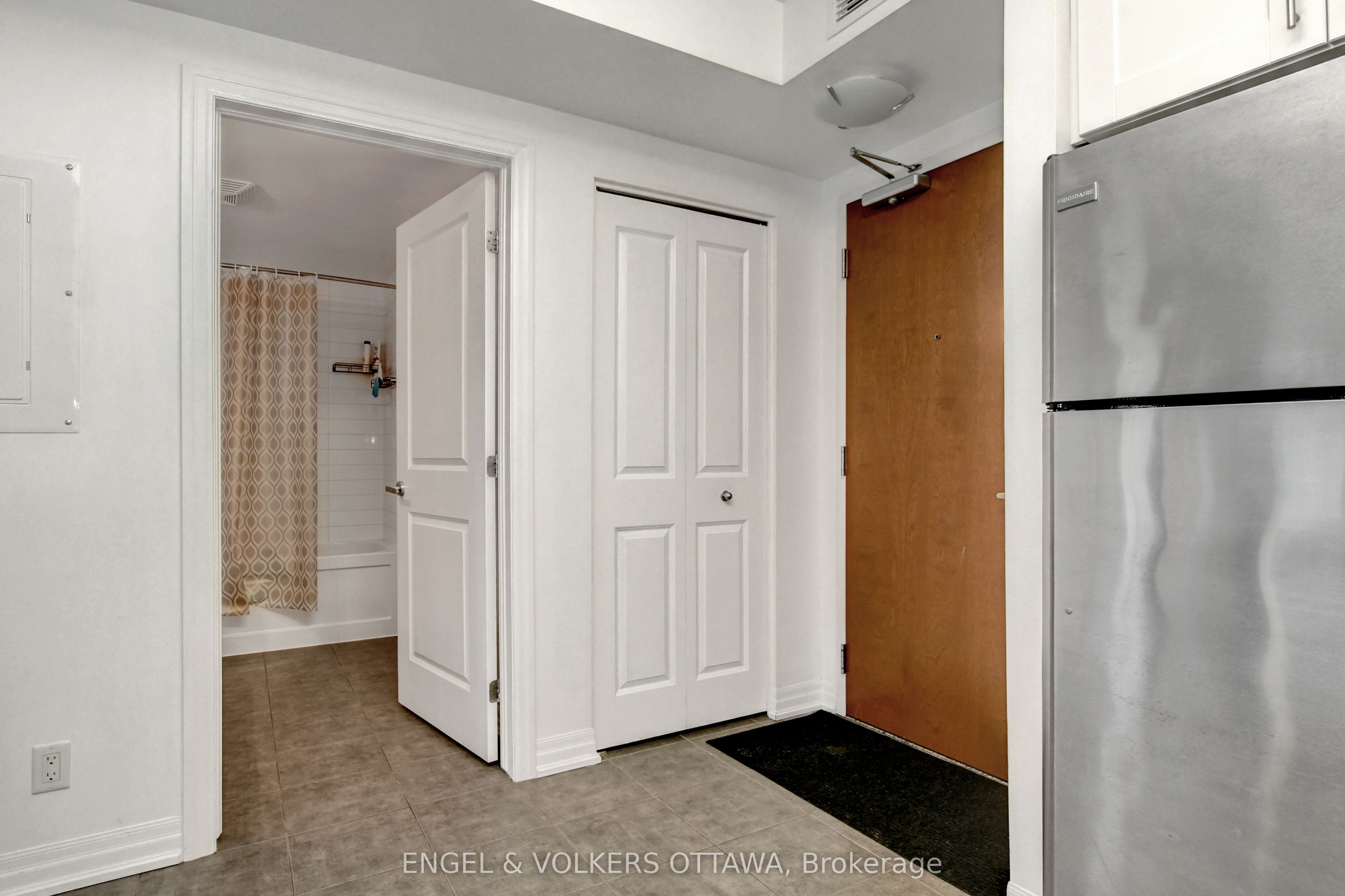 242 Rideau Street 1305 Property Photo 8