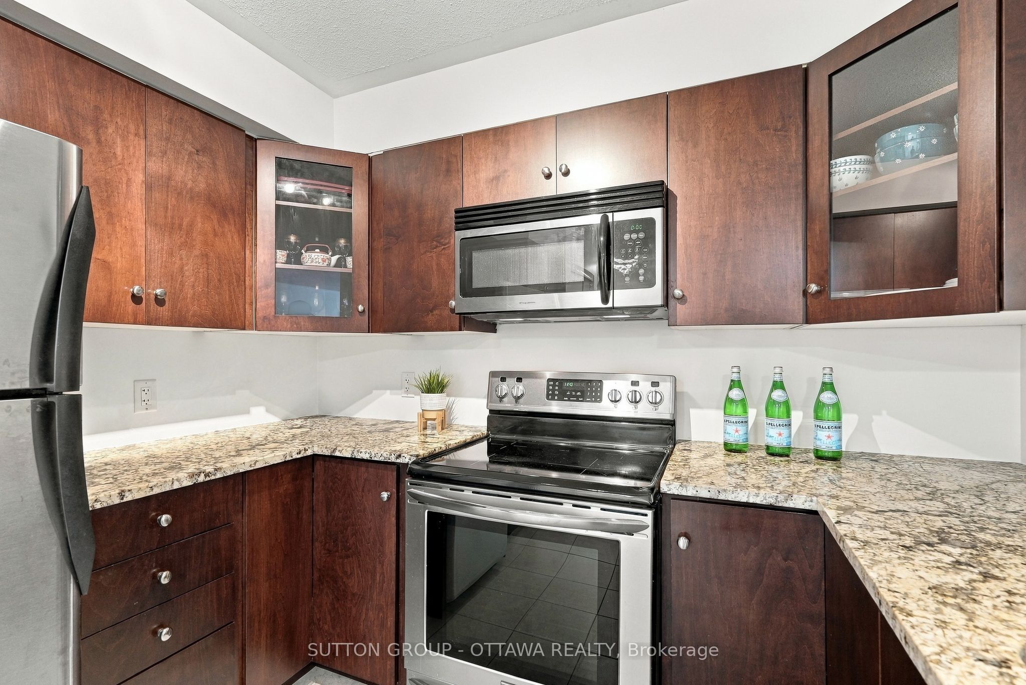 138 Somerset Street W 1012 Property Photo 6