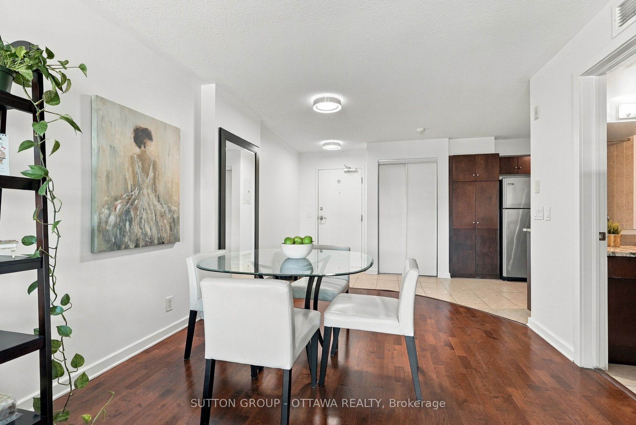 138 Somerset Street W 1012 Property Photo 8