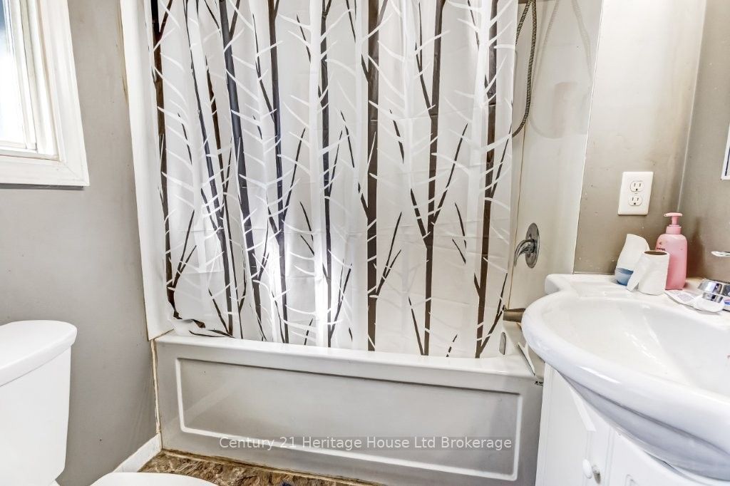 66 Bee Street Property Photo 8