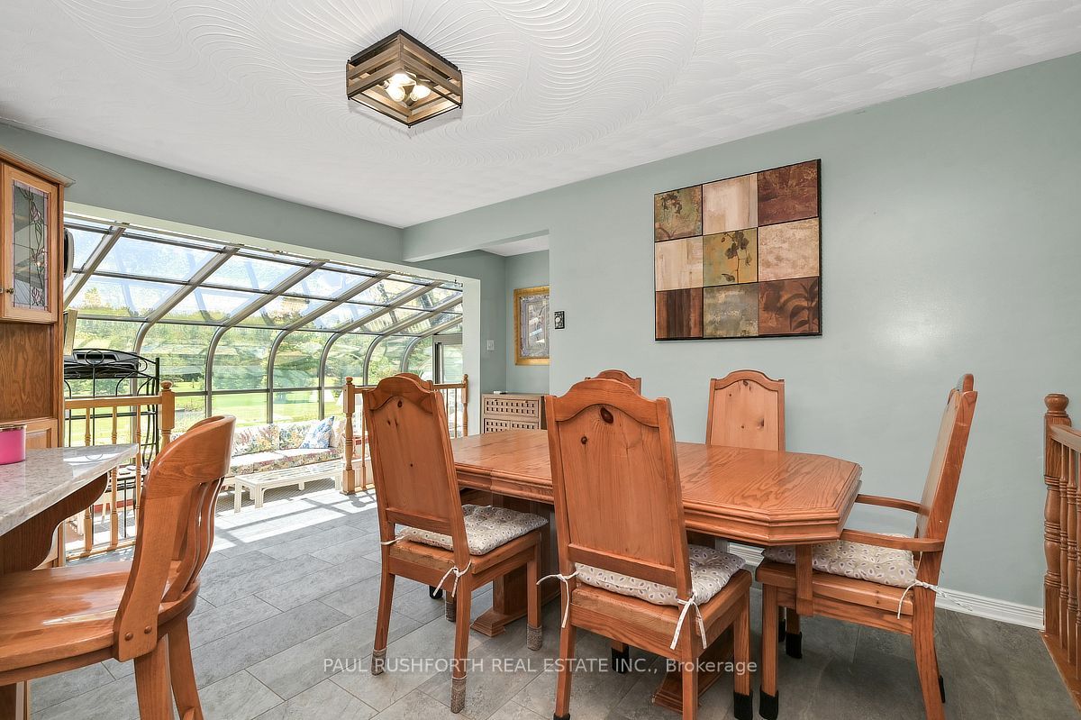 2362 Russland Road Property Photo 13