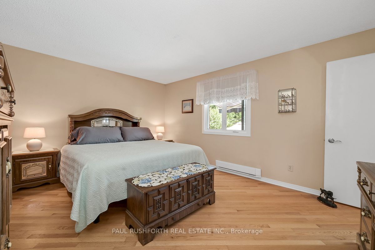 2362 Russland Road Property Photo 16