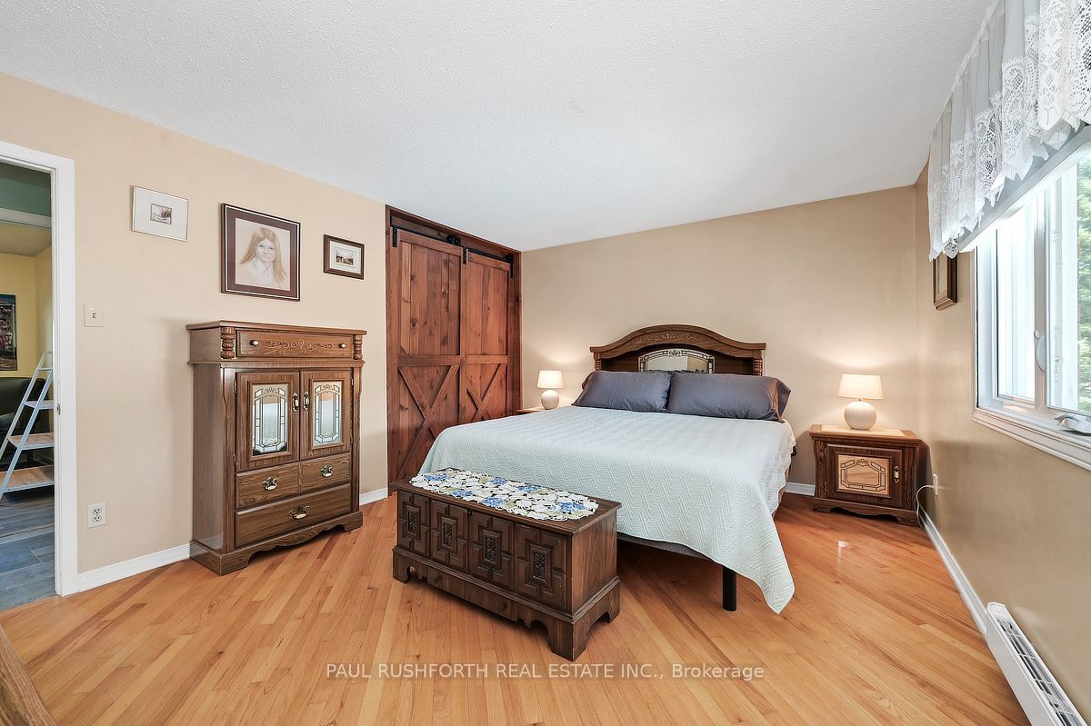 2362 Russland Road Property Photo 17