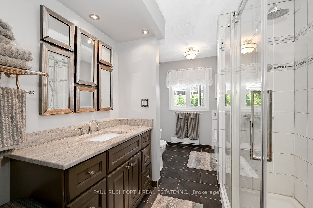 2362 Russland Road Property Photo 19
