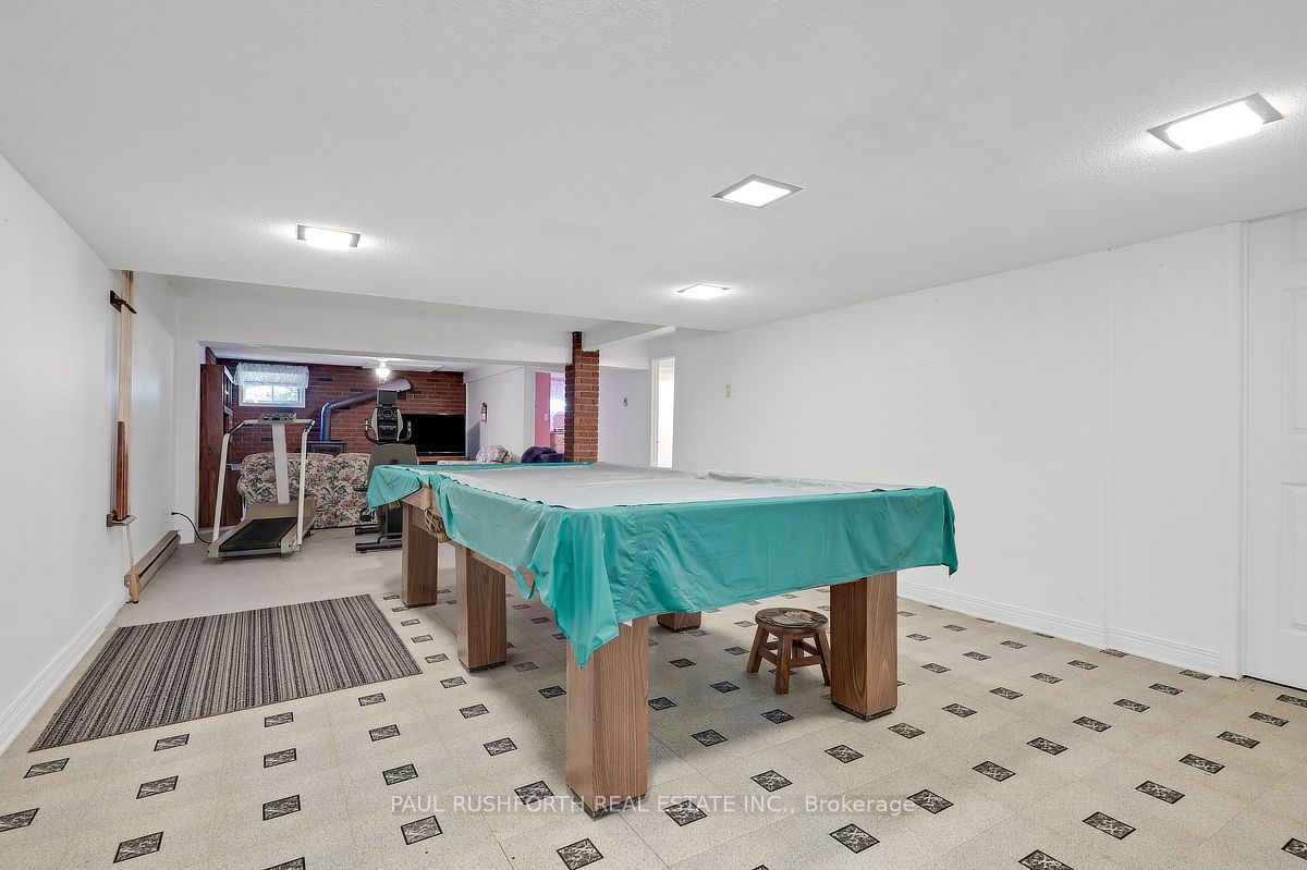 2362 Russland Road Property Photo 24