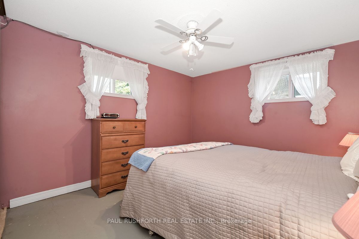 2362 Russland Road Property Photo 28