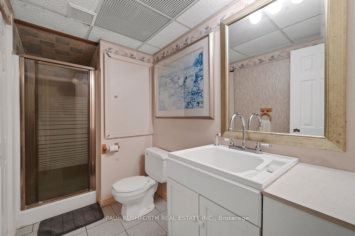 2362 Russland Road Property Photo 30