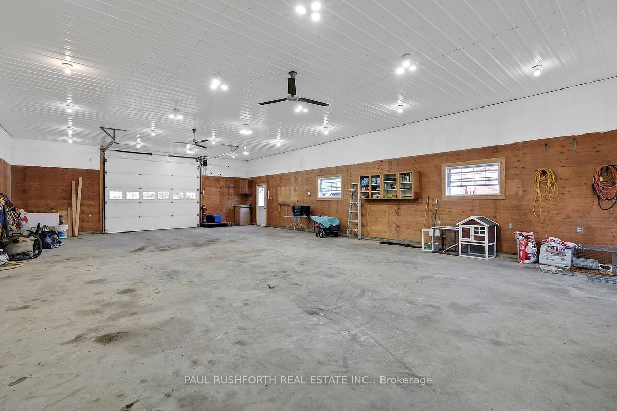 2362 Russland Road Property Photo 34