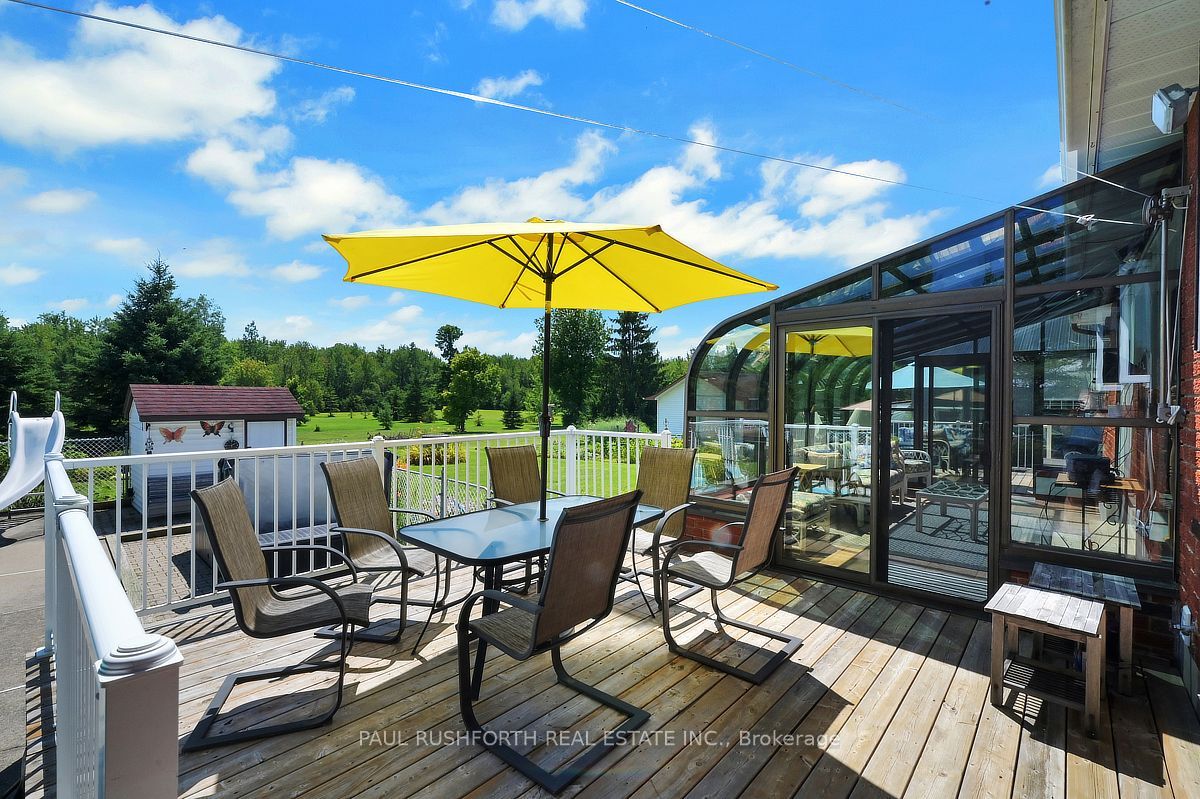 2362 Russland Road Property Photo 36