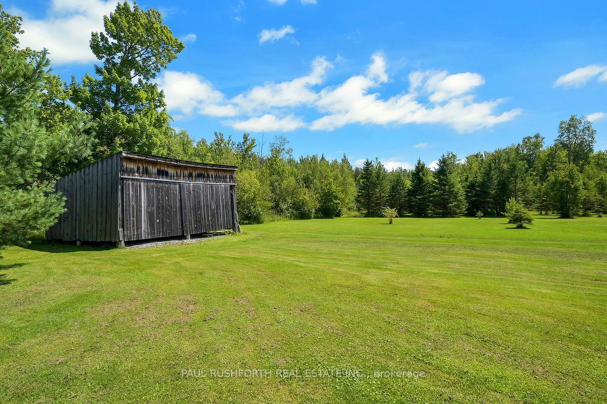 2362 Russland Road Property Photo 43