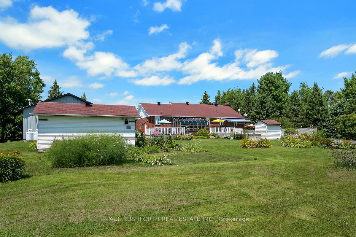 2362 Russland Road Property Photo 44