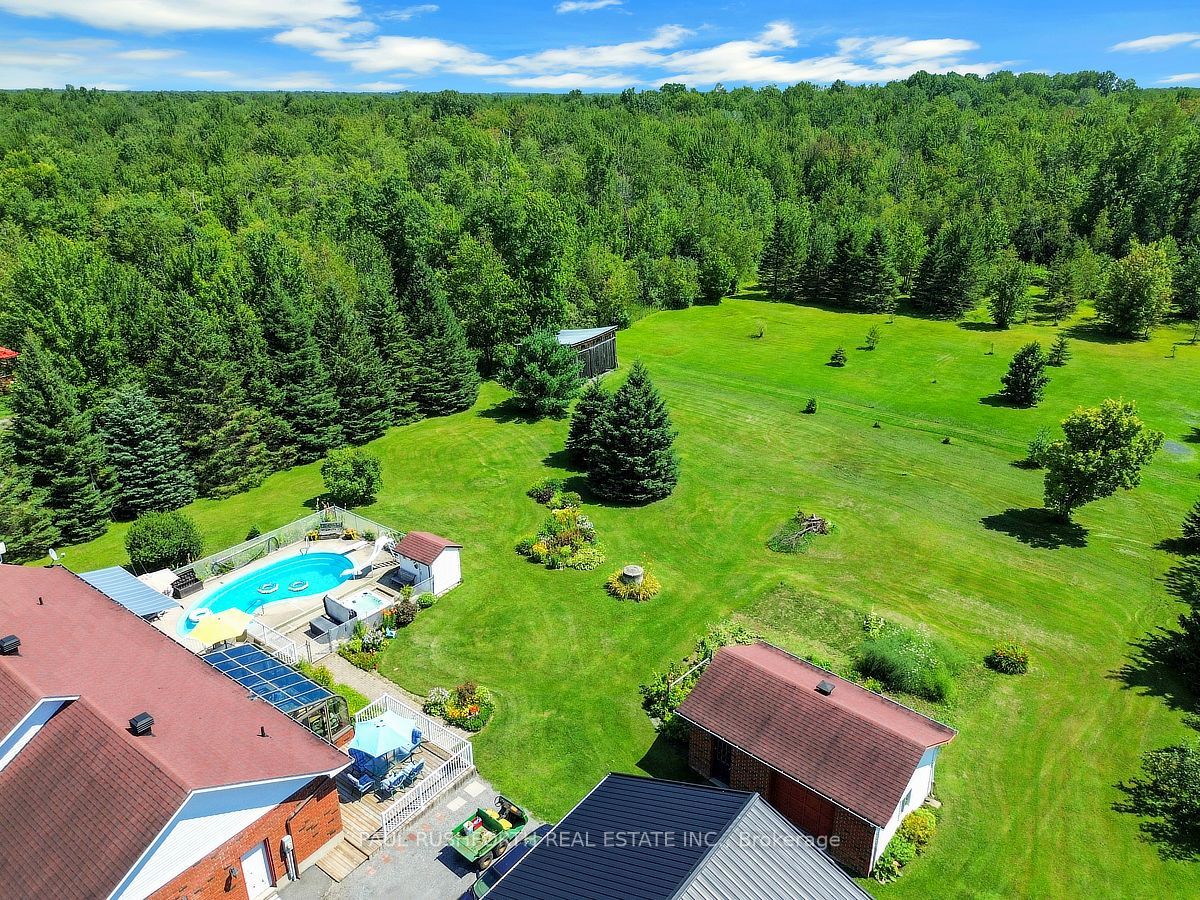 2362 Russland Road Property Photo 47