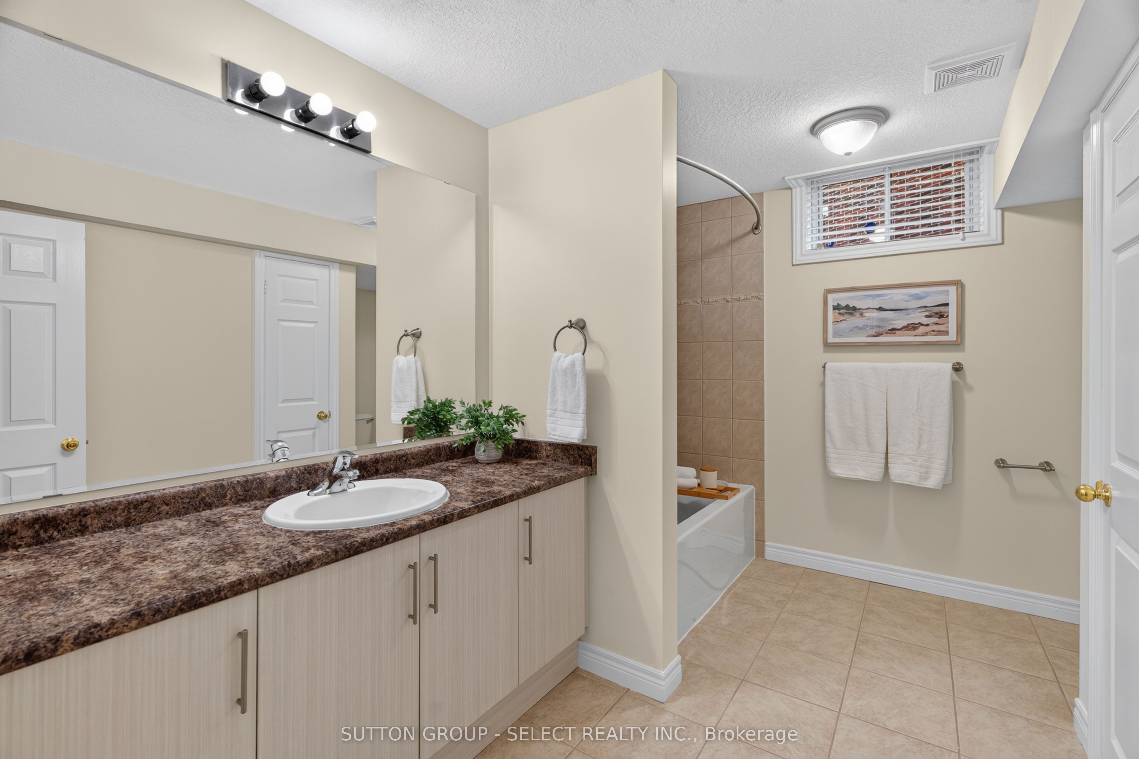 713 Silverfox Place Property Photo 38