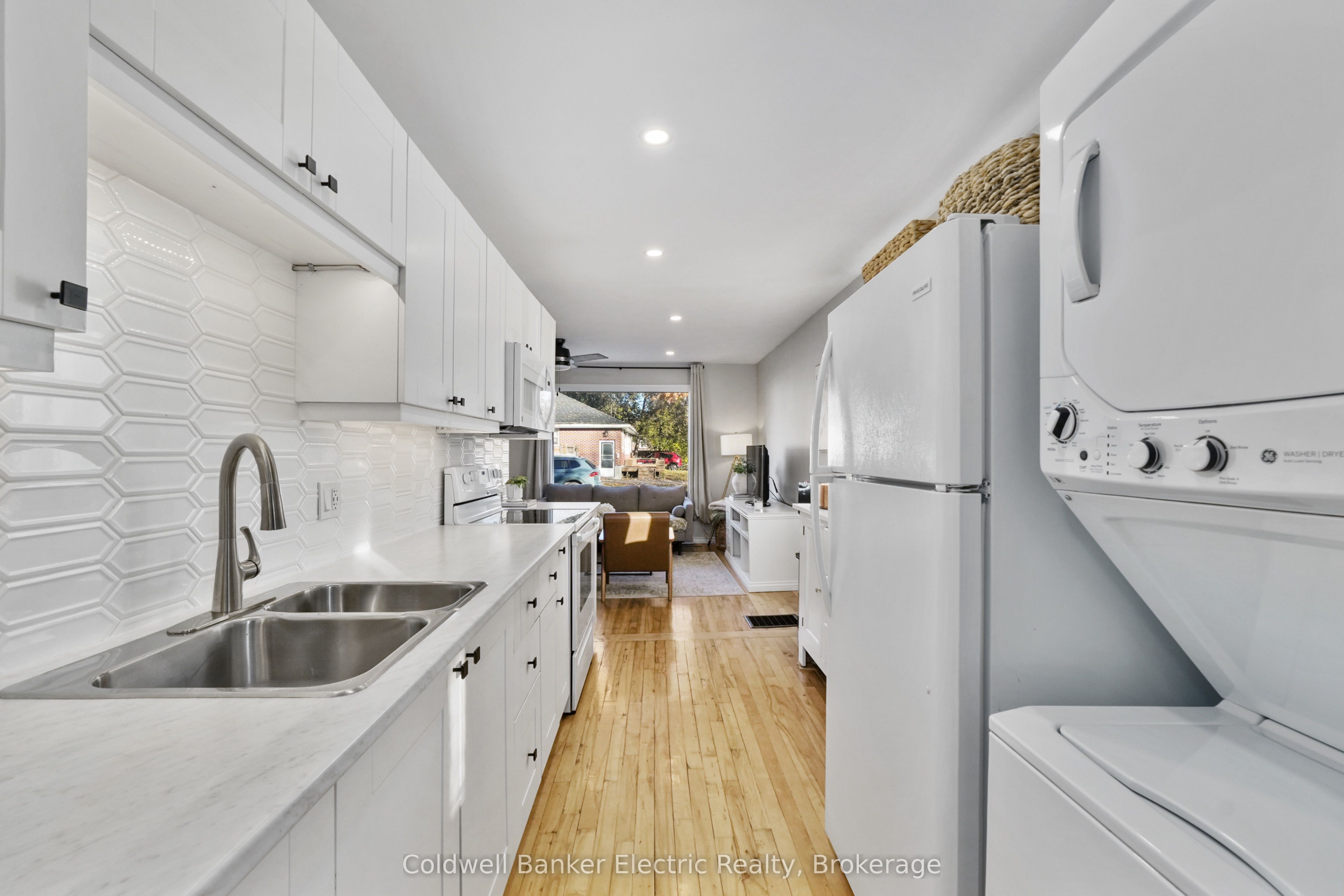 231 Woodbine Avenue Property Photo 12