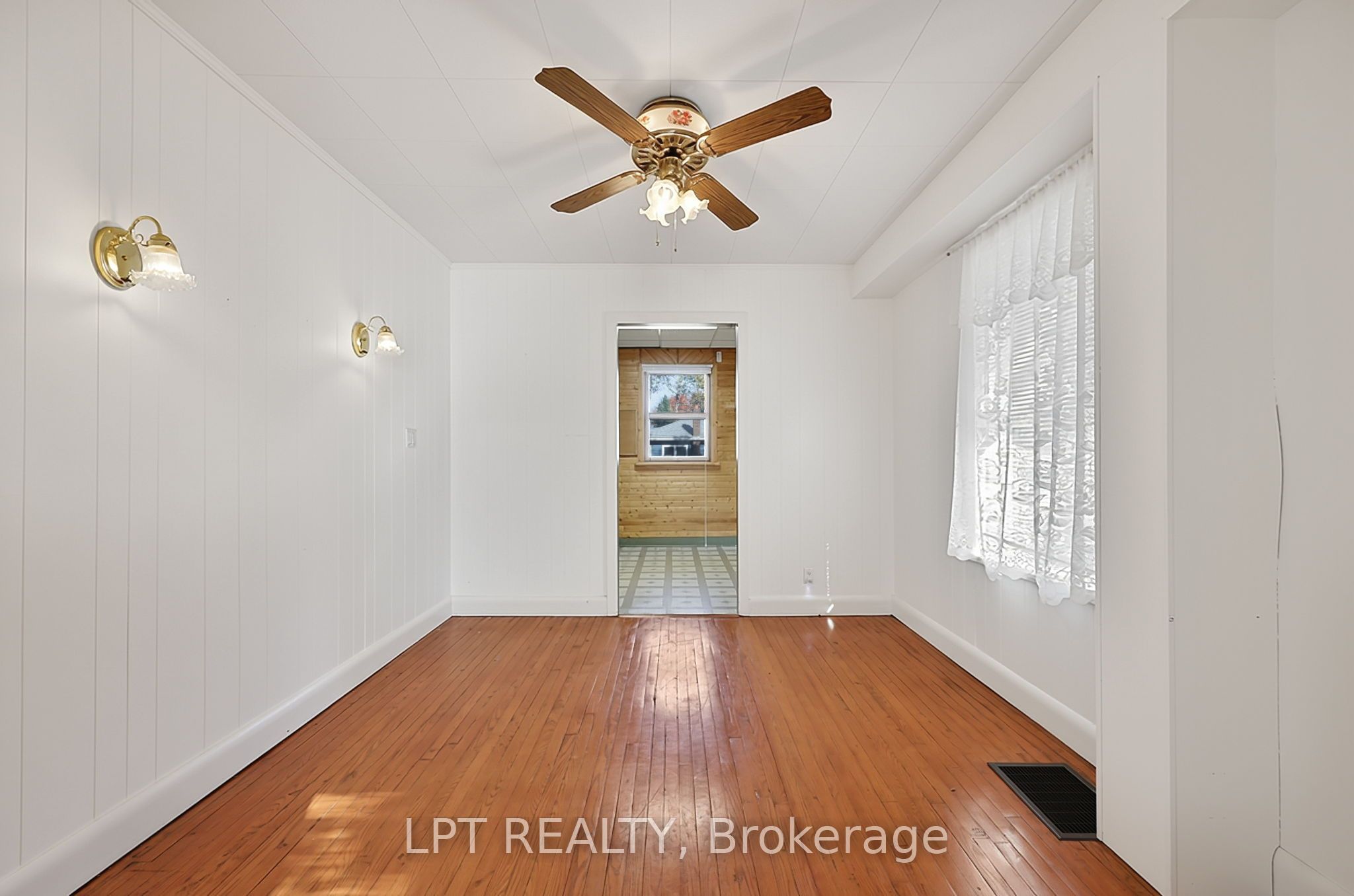 190 Winewood Avenue W Property Photo 13