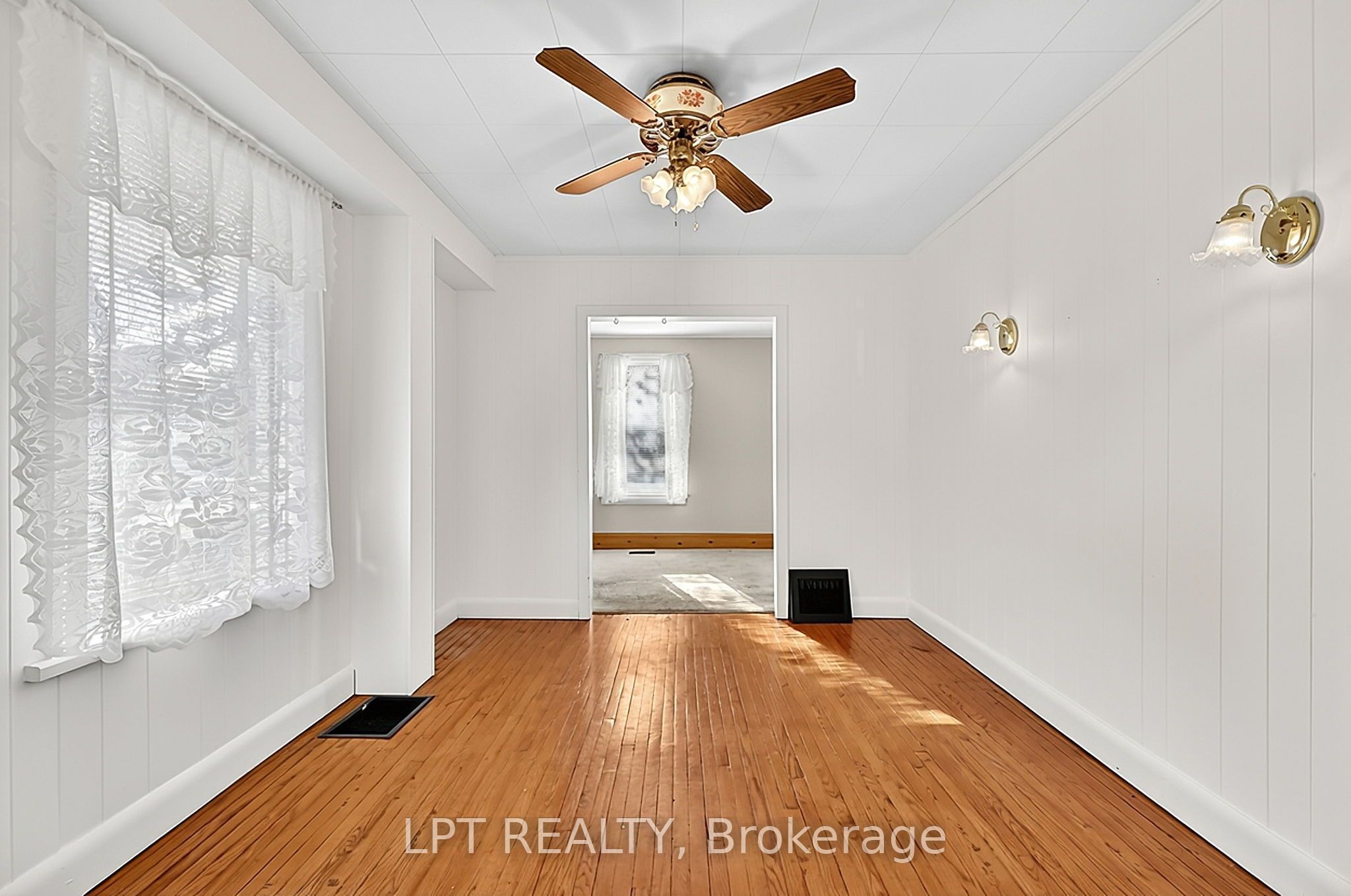 190 Winewood Avenue W Property Photo 15