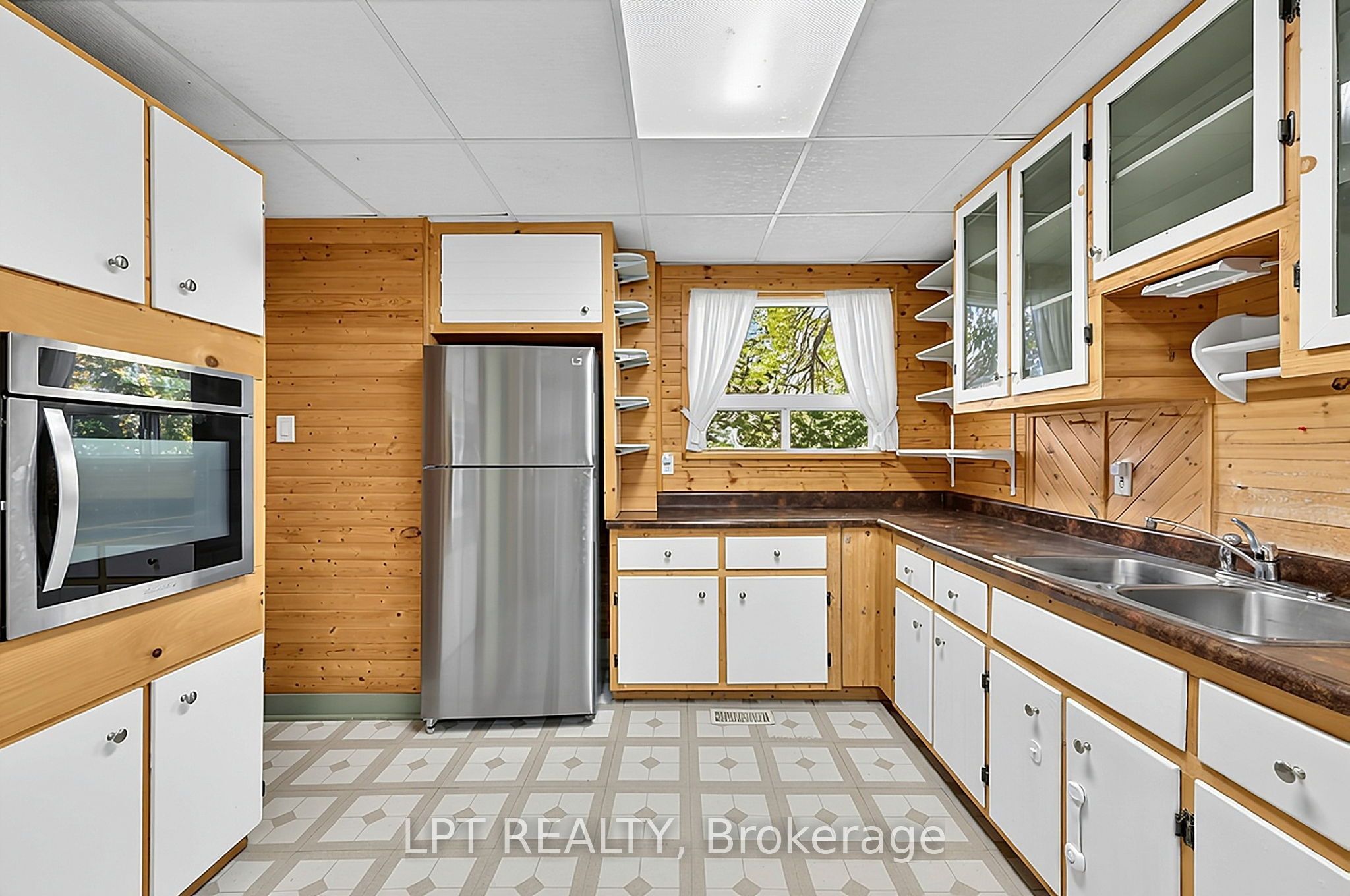 190 Winewood Avenue W Property Photo 23