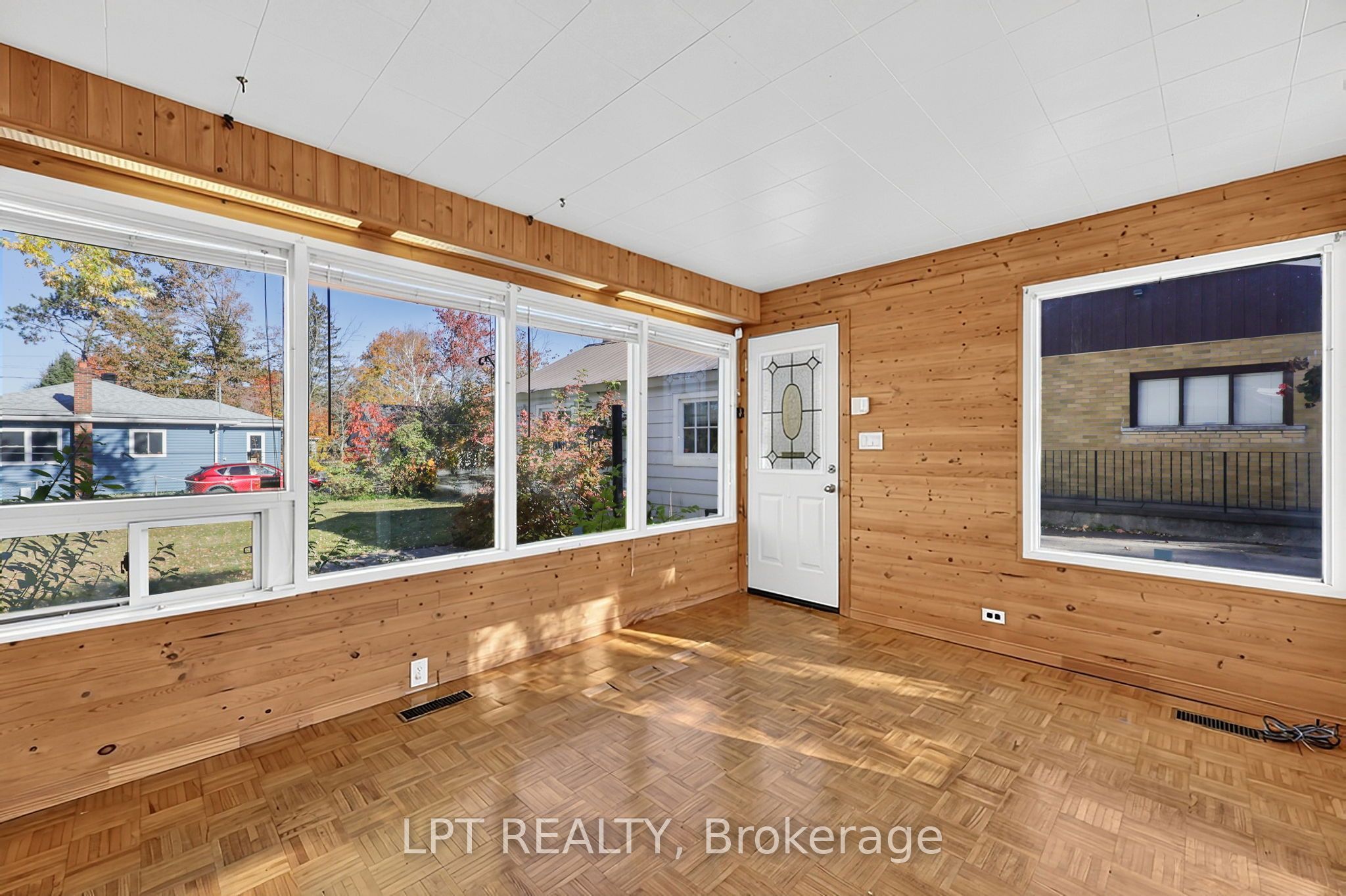190 Winewood Avenue W Property Photo 26
