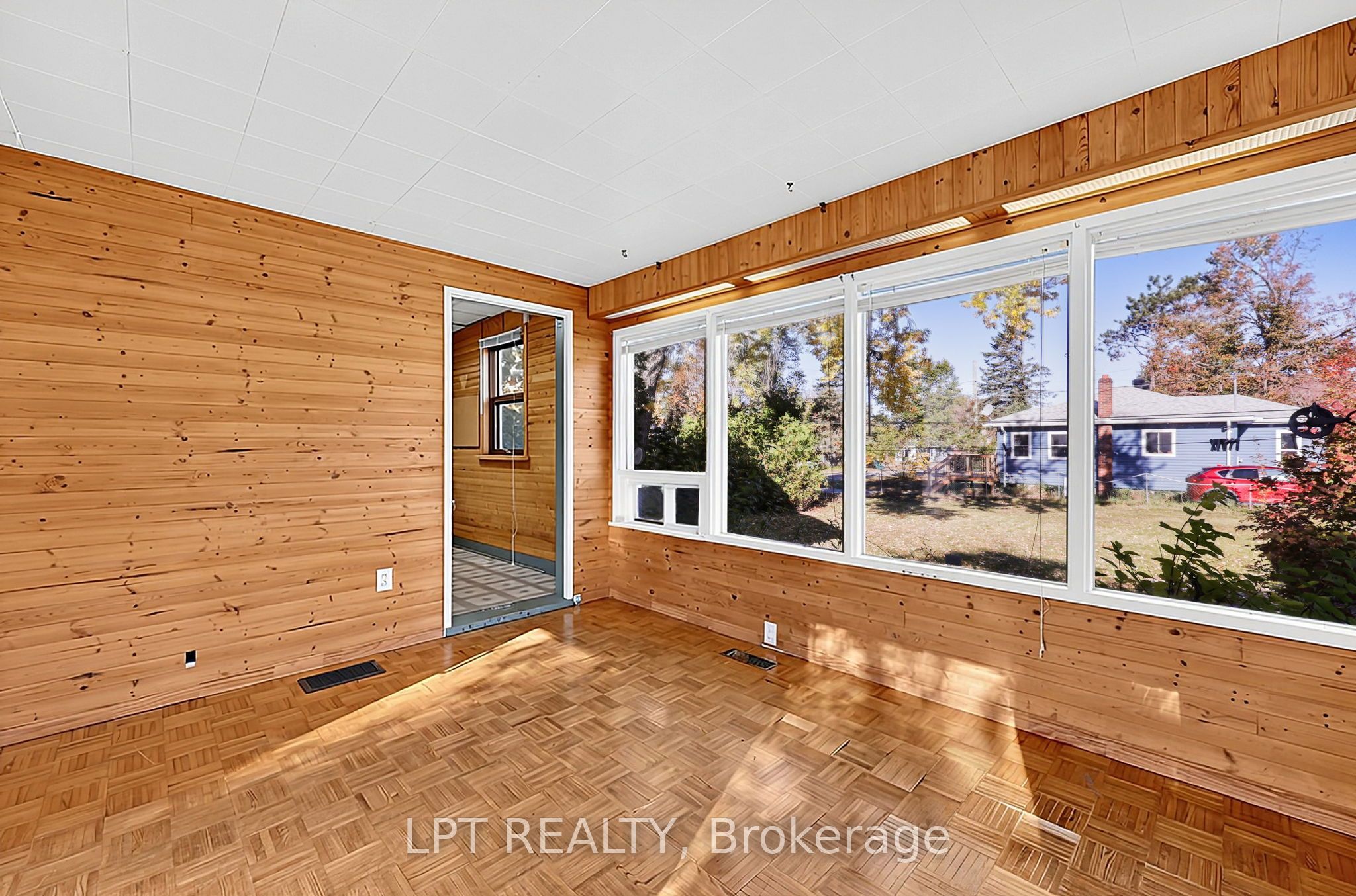 190 Winewood Avenue W Property Photo 27
