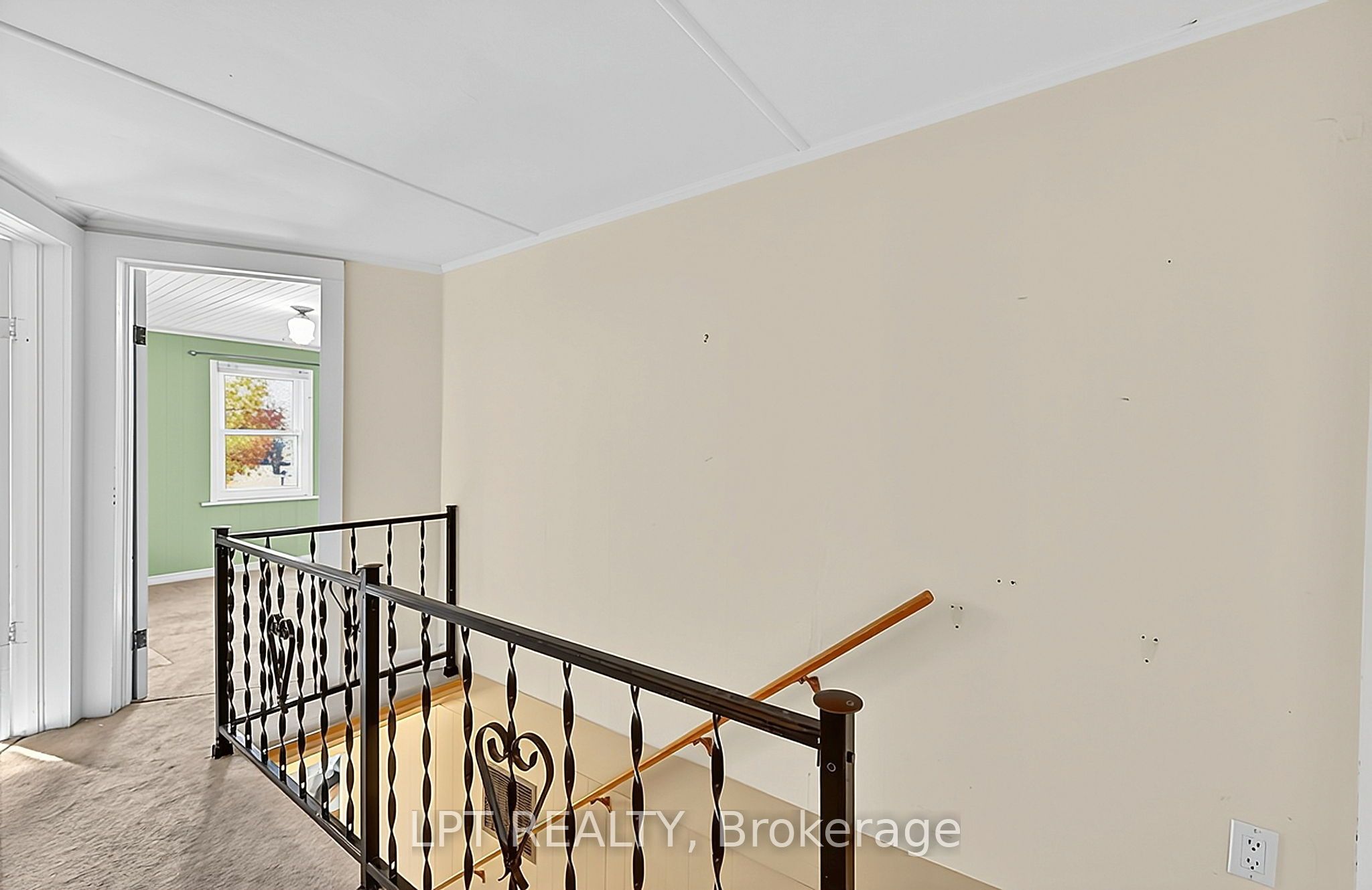 190 Winewood Avenue W Property Photo 30