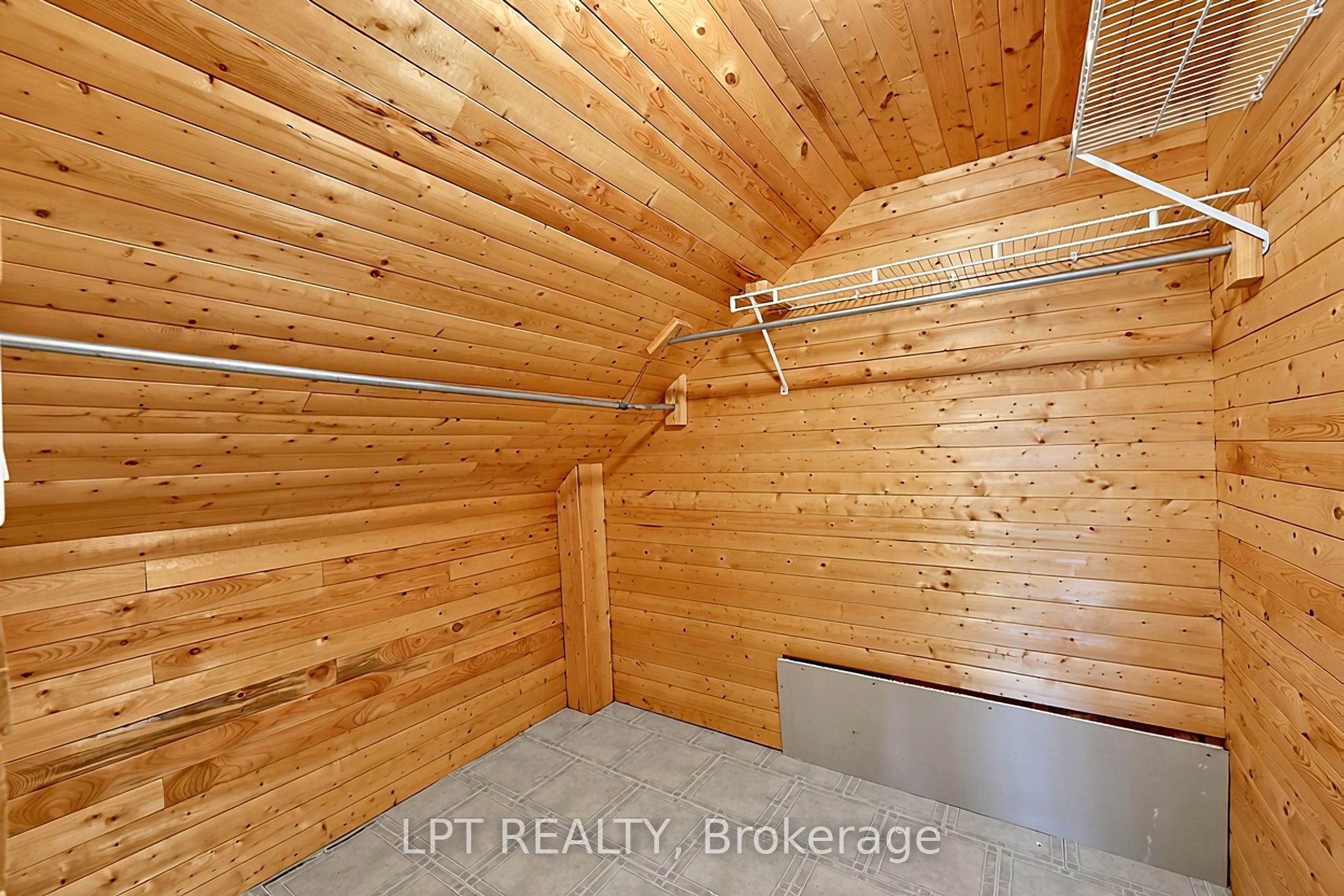 190 Winewood Avenue W Property Photo 33