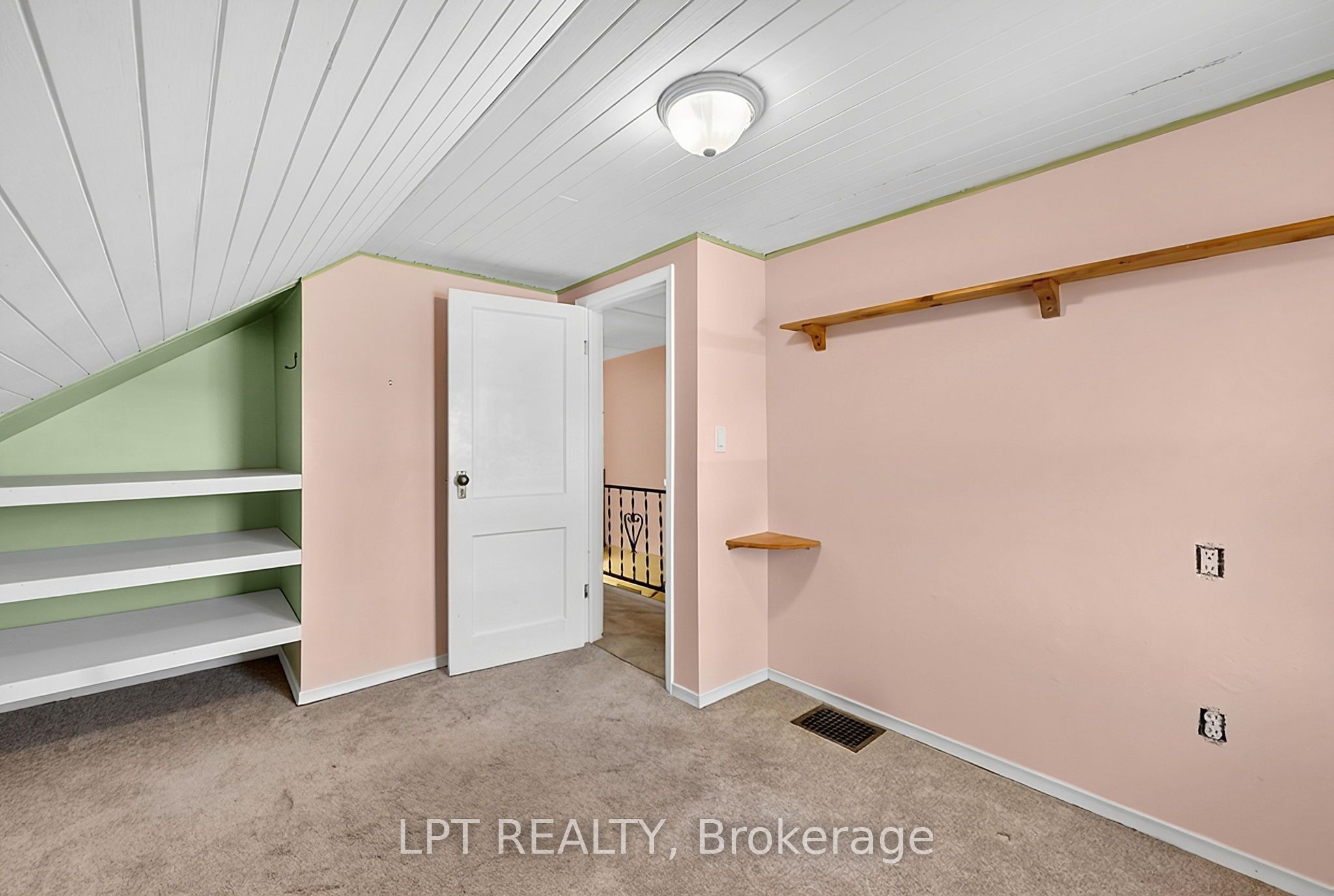 190 Winewood Avenue W Property Photo 37