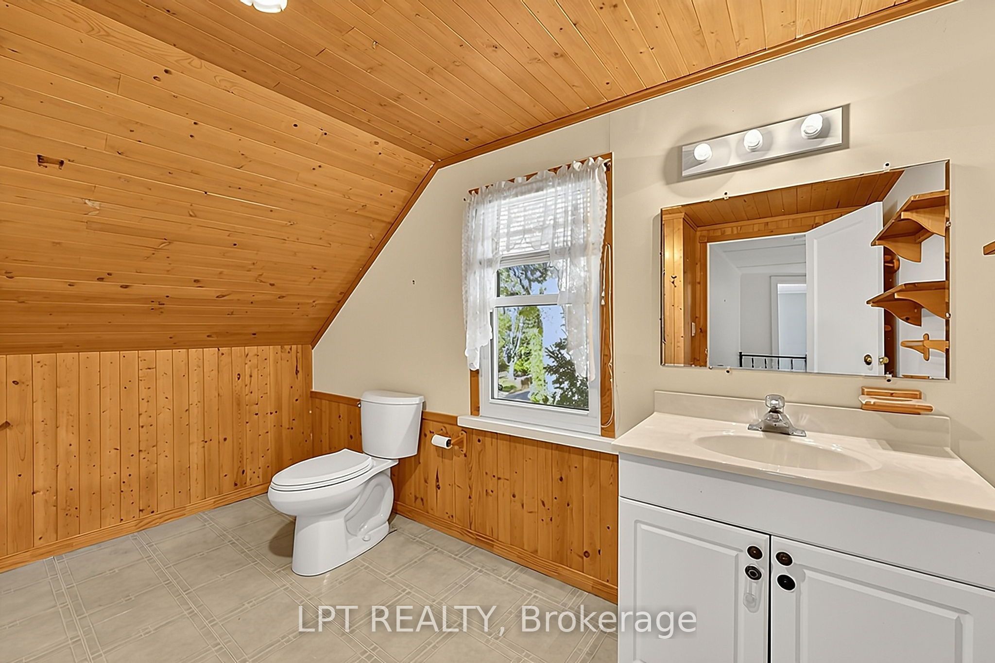 190 Winewood Avenue W Property Photo 40