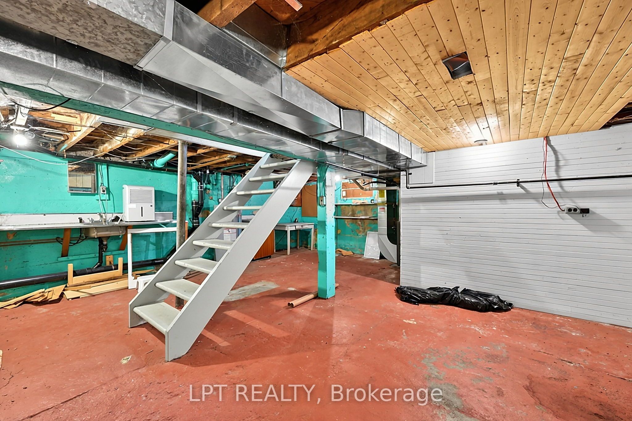 190 Winewood Avenue W Property Photo 41