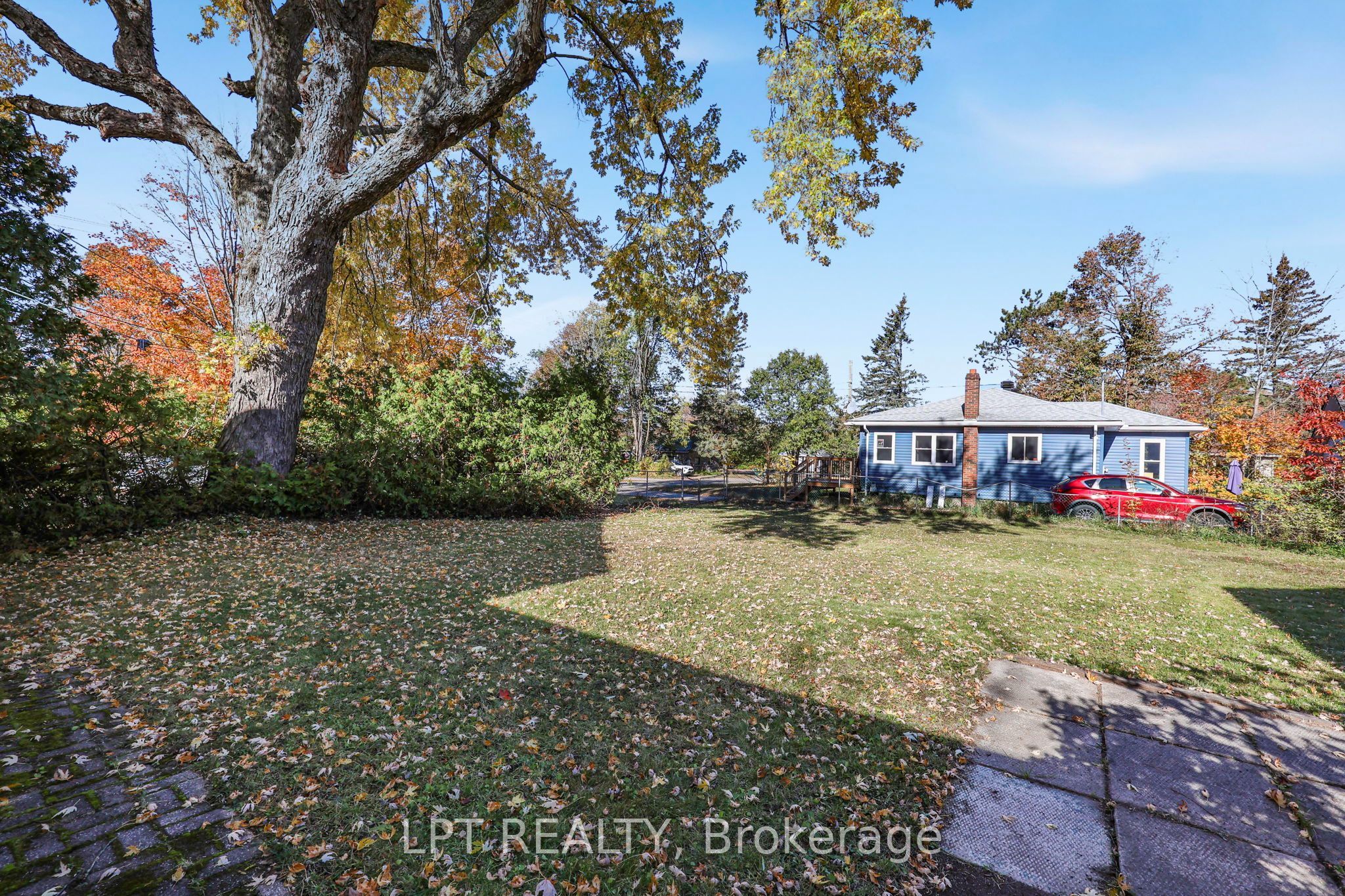 190 Winewood Avenue W Property Photo 43