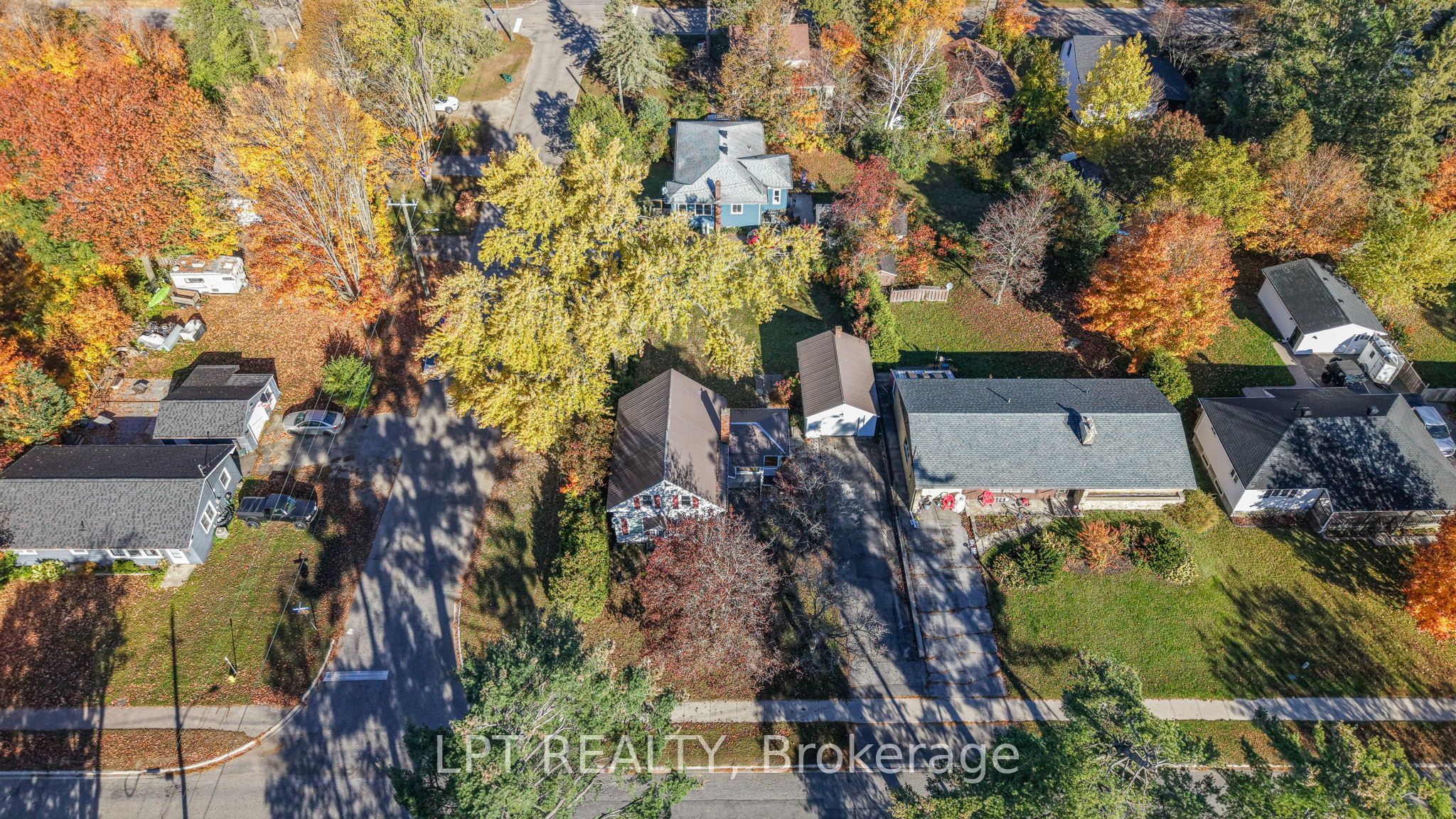 190 Winewood Avenue W Property Photo 48