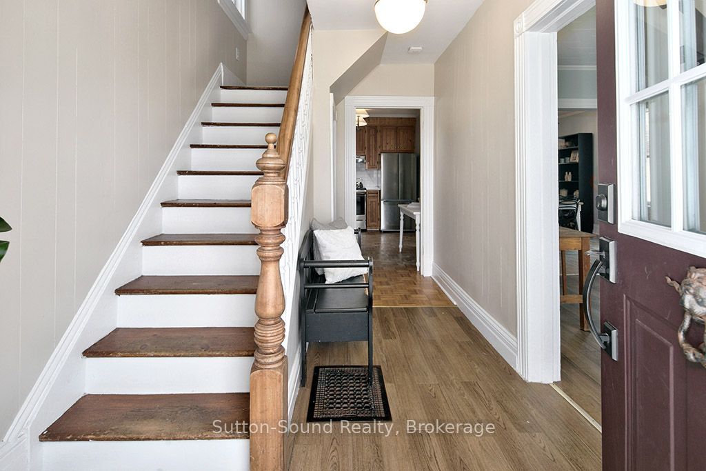 1219 2nd Avenue E Property Photo 3