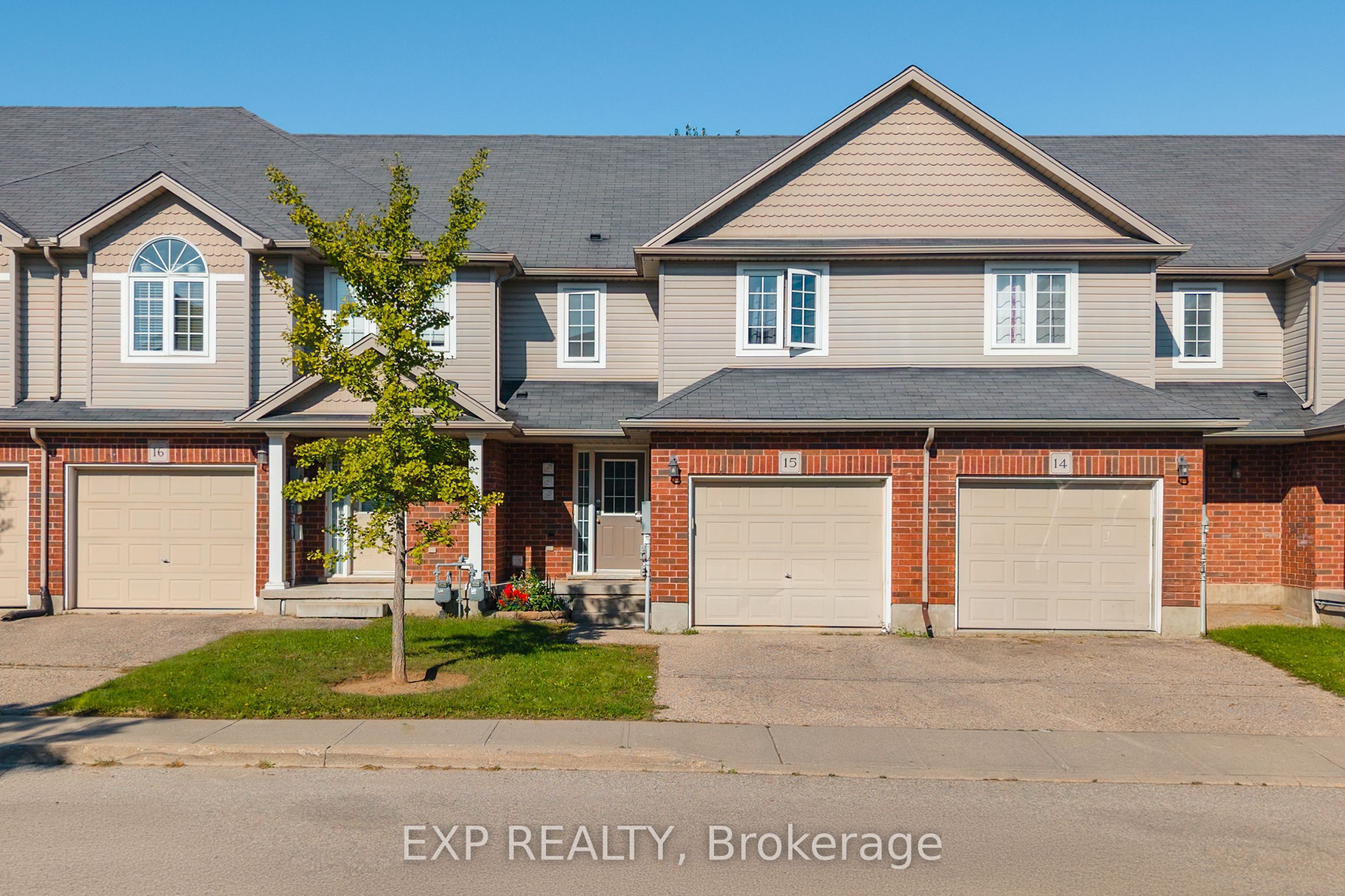 468 Doon Drive S 15 Property Photo 1