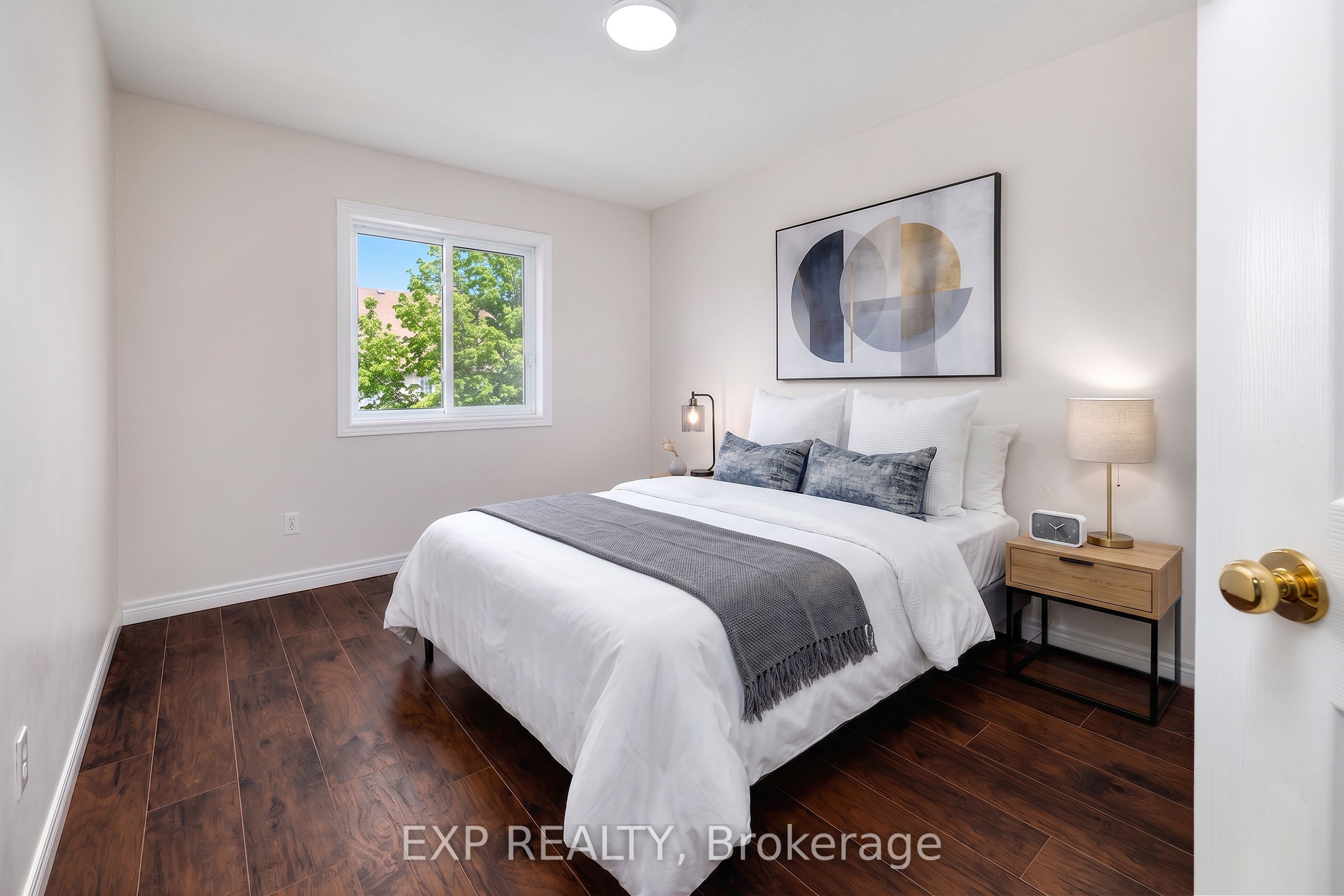 468 Doon Drive S 15 Property Photo 12