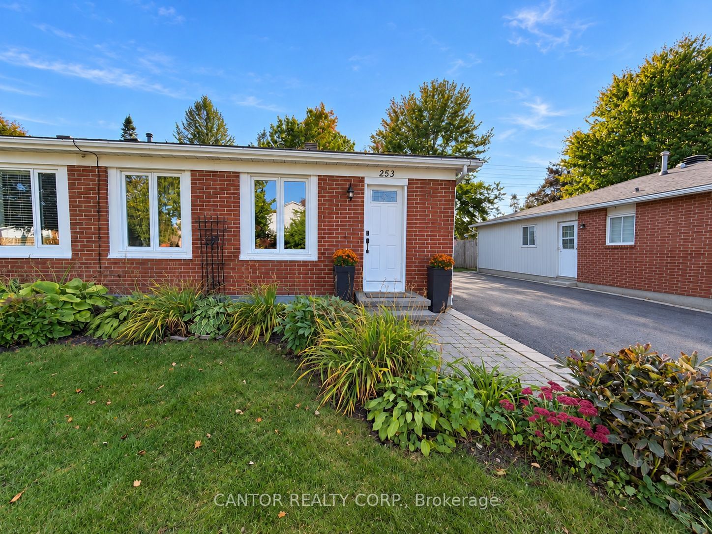 253 Mcelroy Drive Property Photo 1